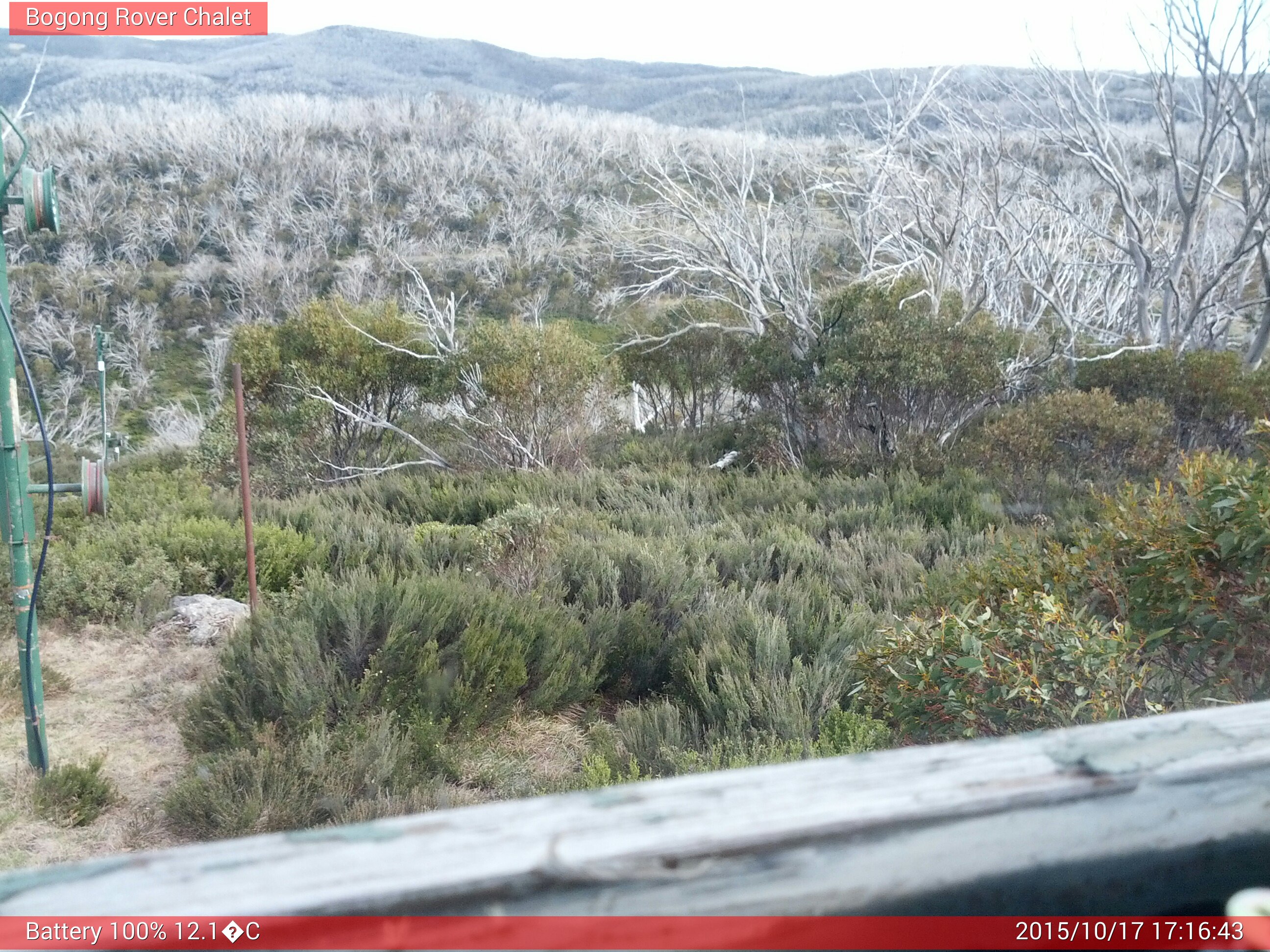 Bogong Web Cam 5:16pm Saturday 17th of October 2015