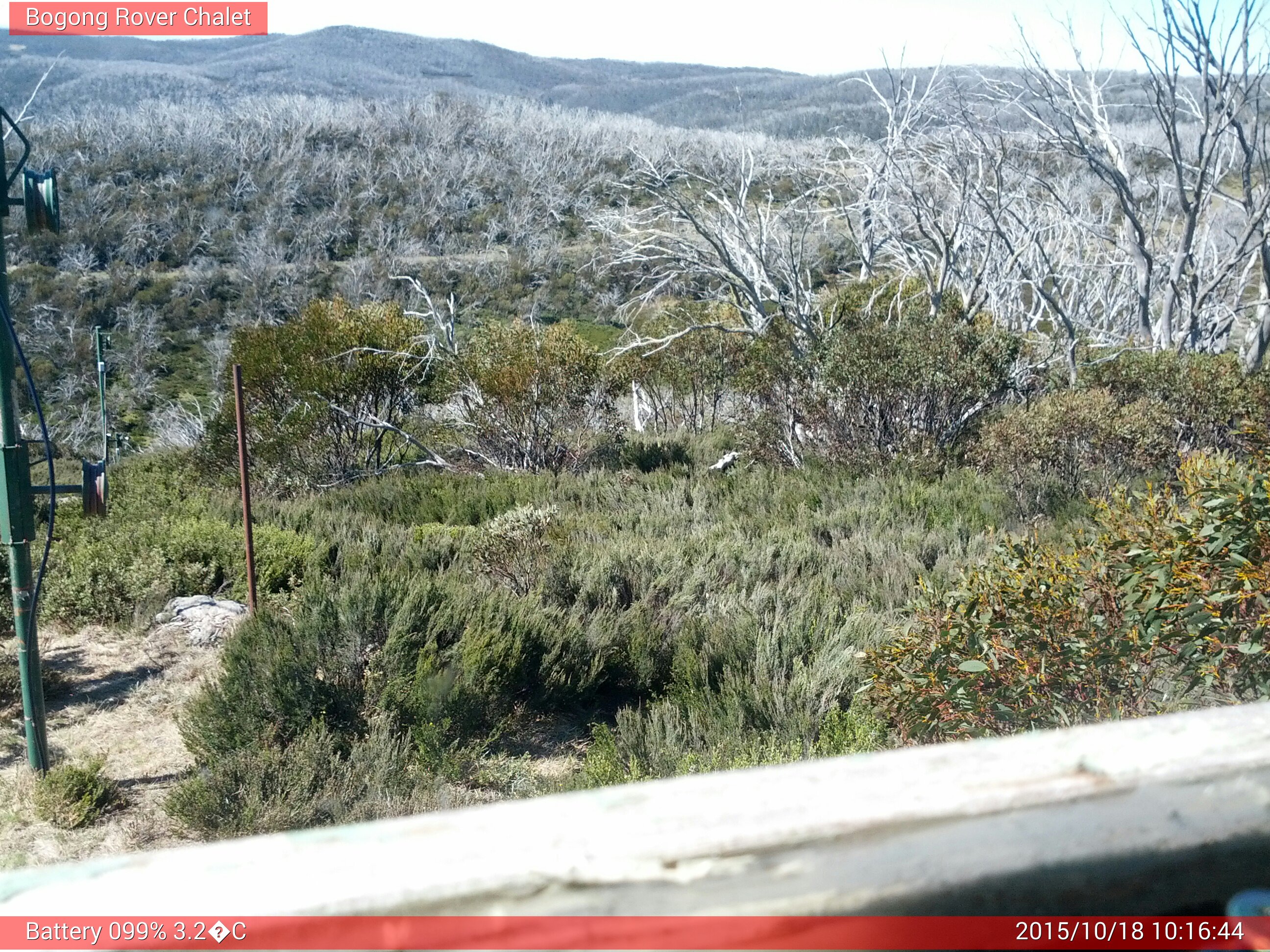 Bogong Web Cam 10:16am Sunday 18th of October 2015