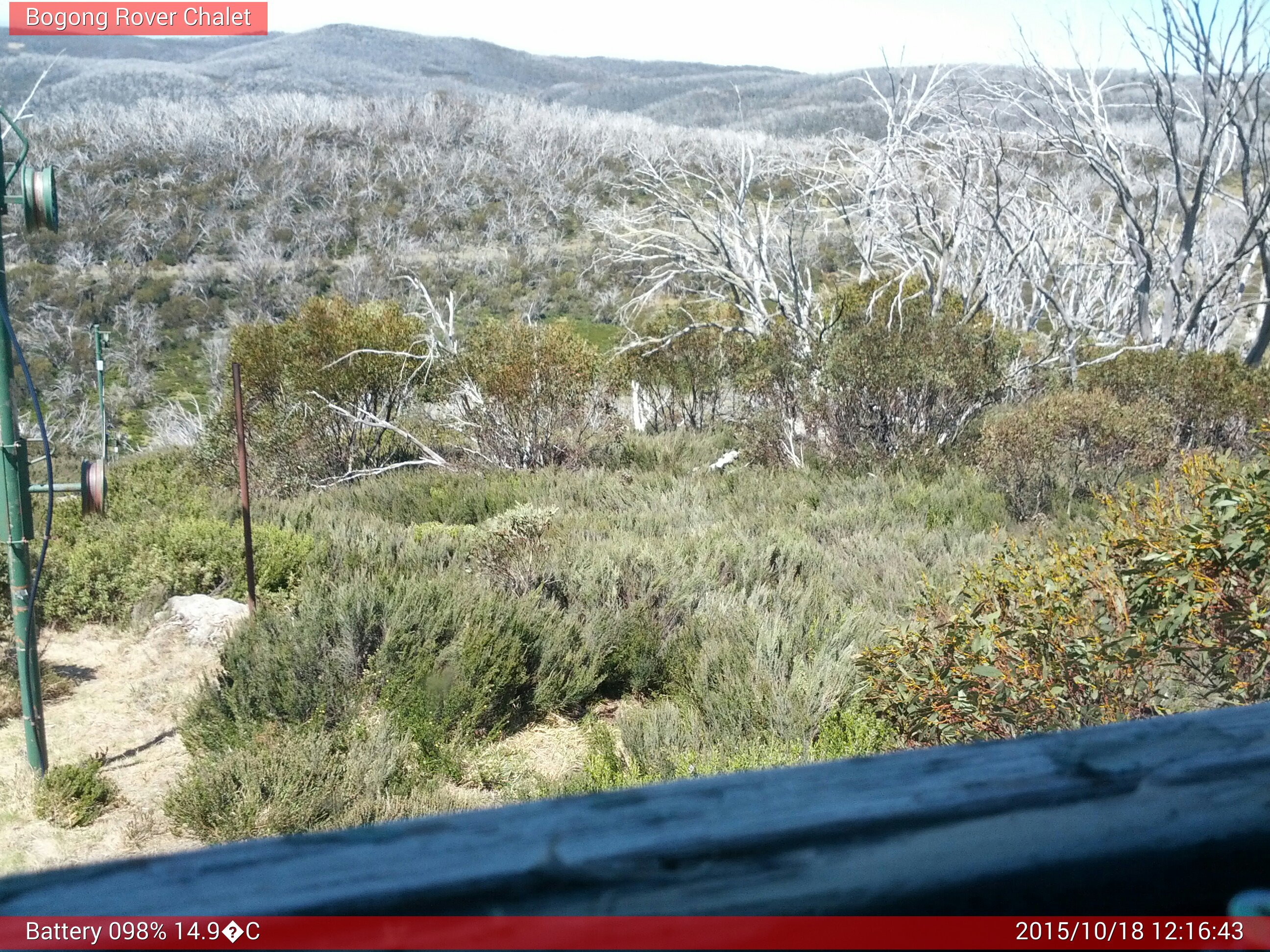 Bogong Web Cam 12:16pm Sunday 18th of October 2015