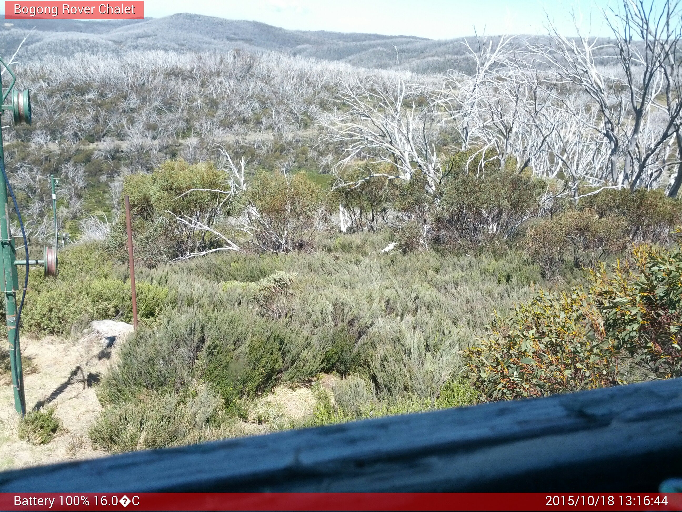 Bogong Web Cam 1:16pm Sunday 18th of October 2015