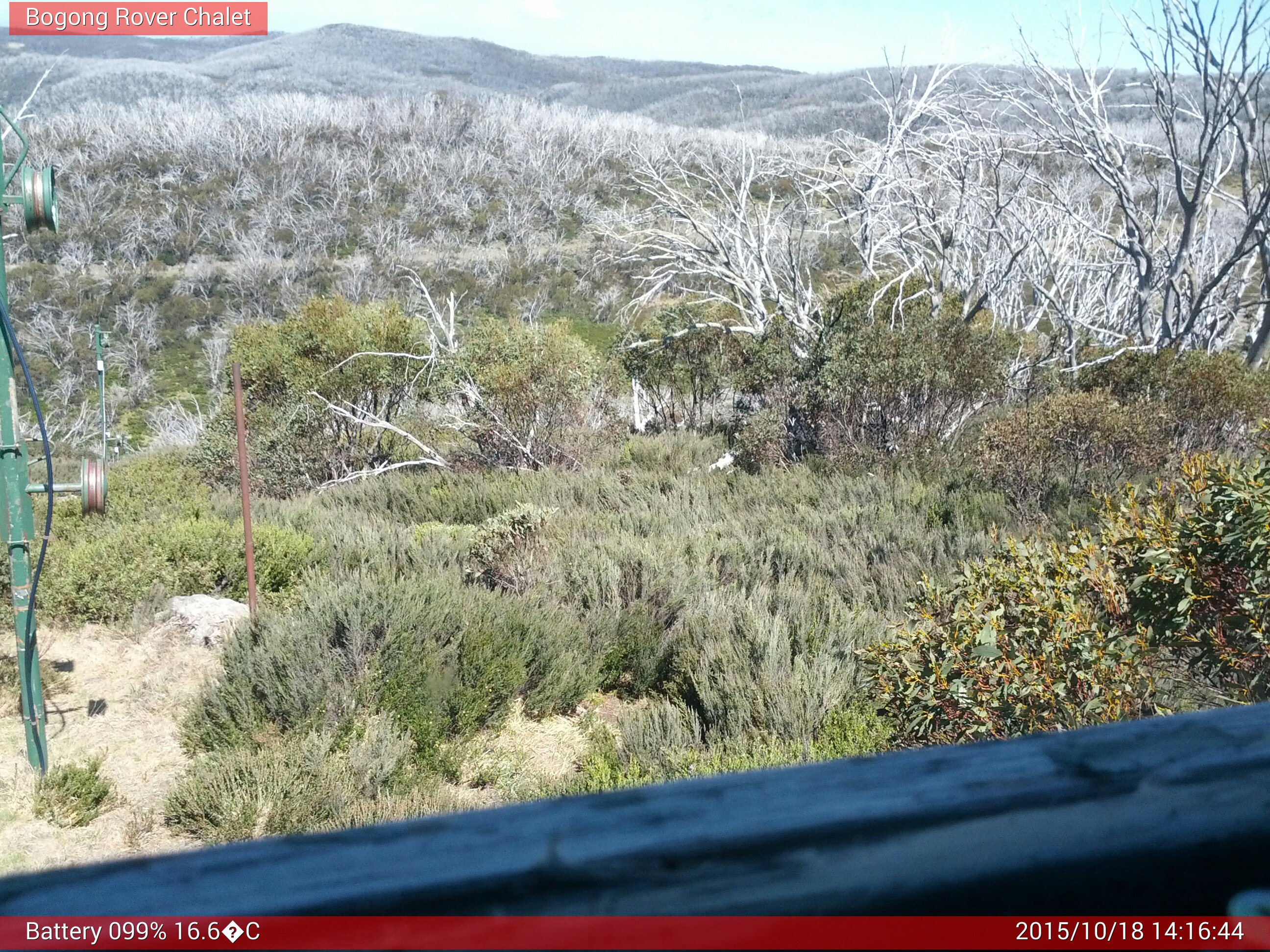 Bogong Web Cam 2:16pm Sunday 18th of October 2015