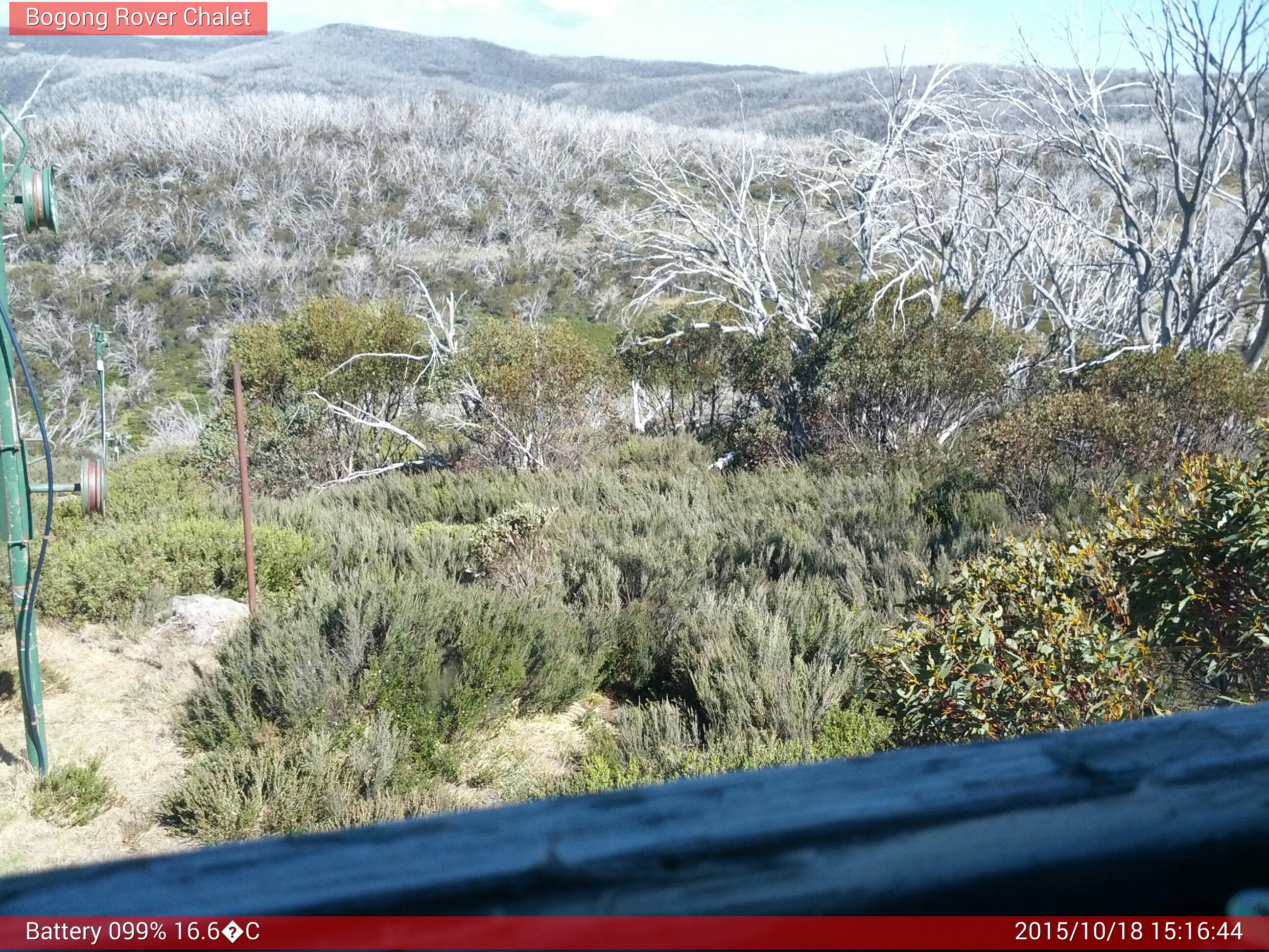 Bogong Web Cam 3:16pm Sunday 18th of October 2015