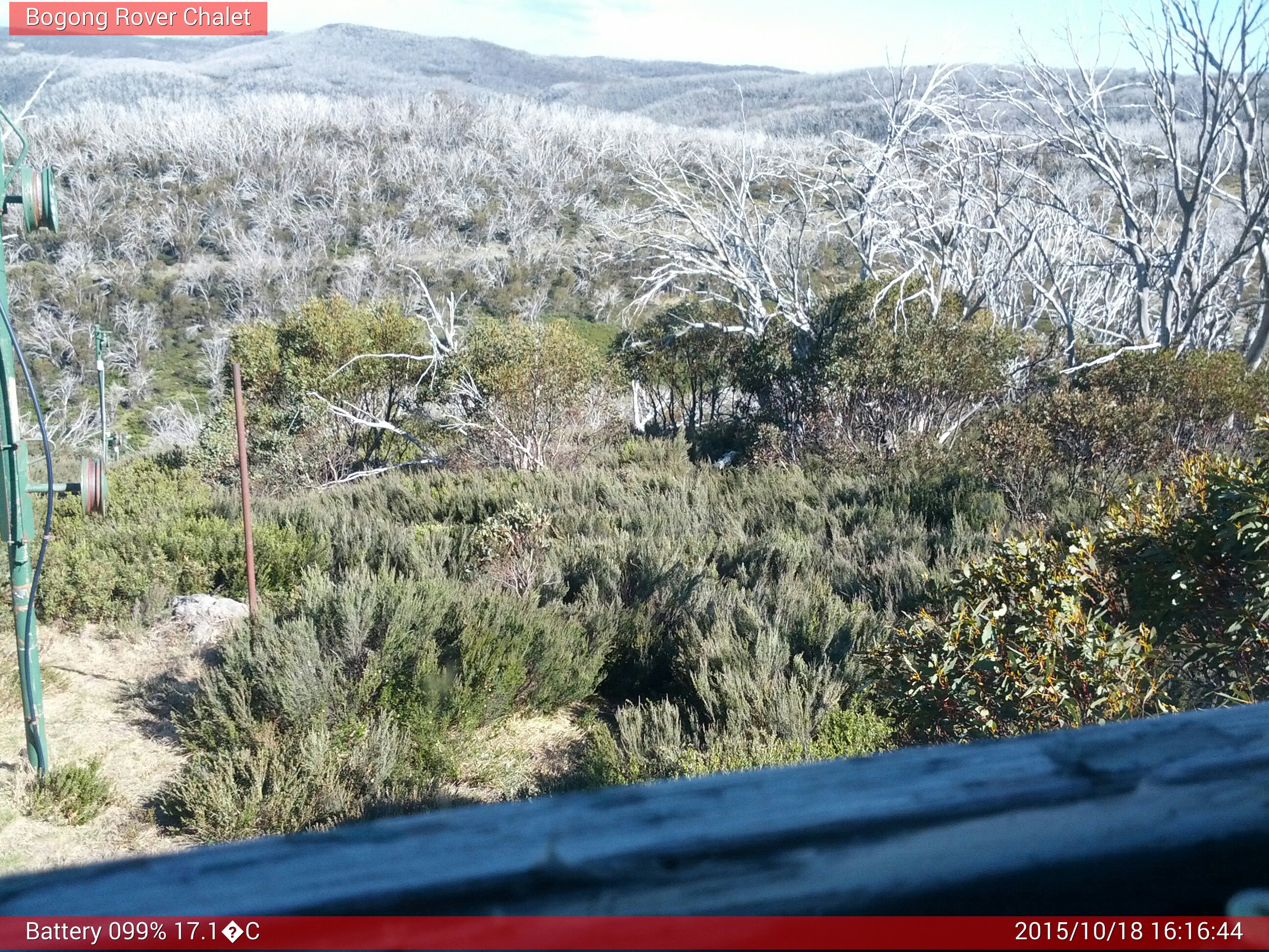 Bogong Web Cam 4:16pm Sunday 18th of October 2015