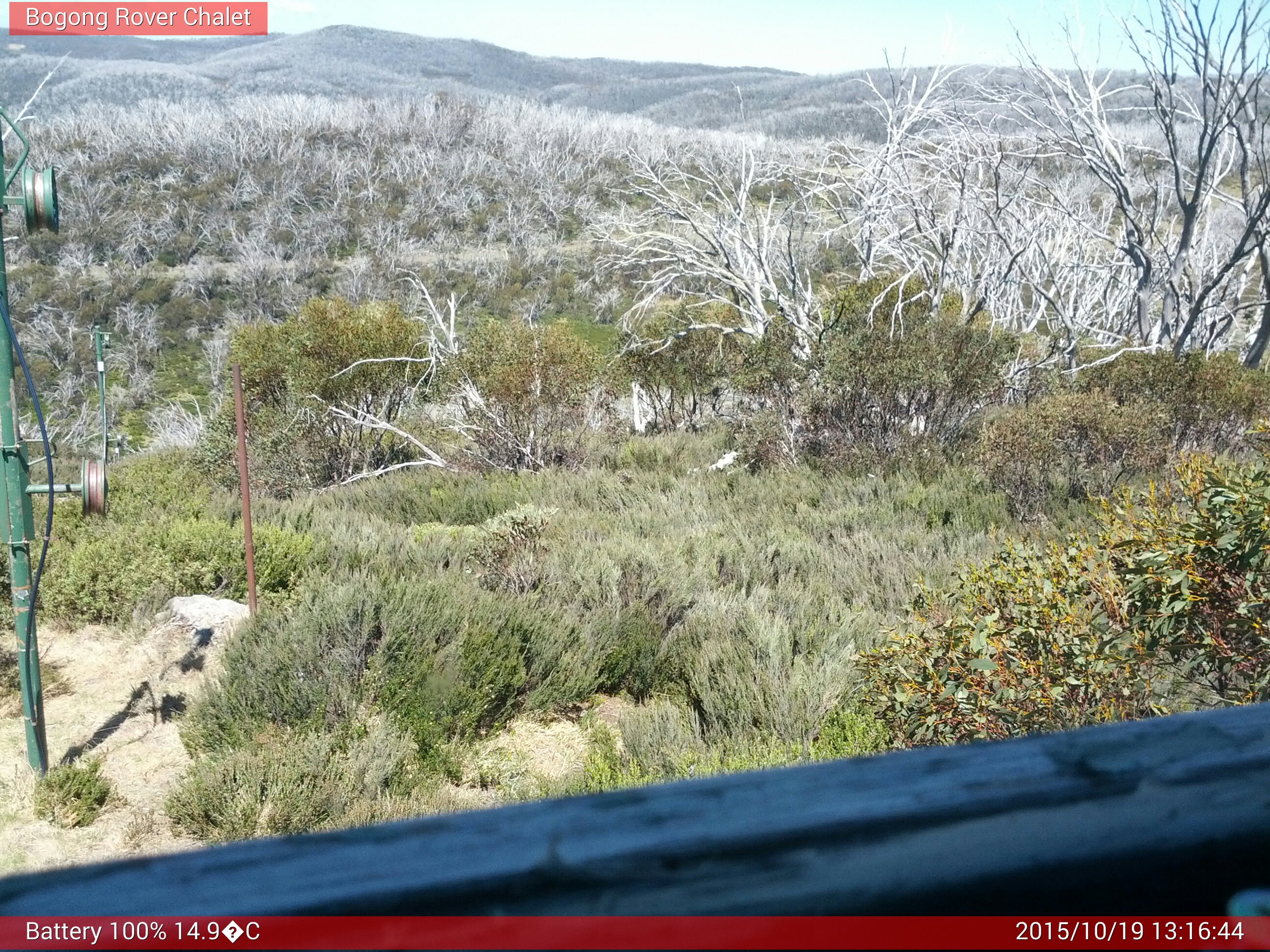 Bogong Web Cam 1:16pm Monday 19th of October 2015