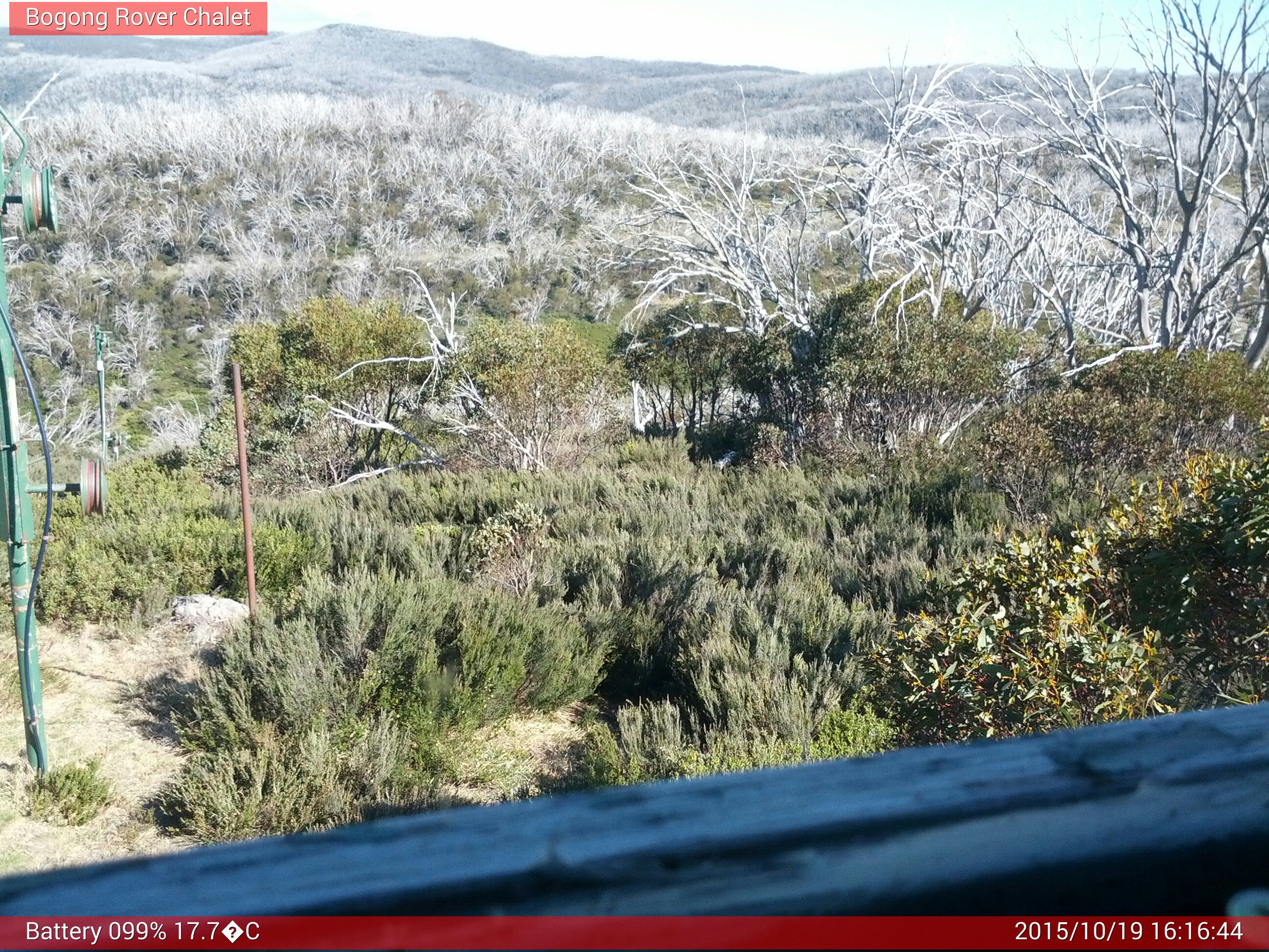 Bogong Web Cam 4:16pm Monday 19th of October 2015