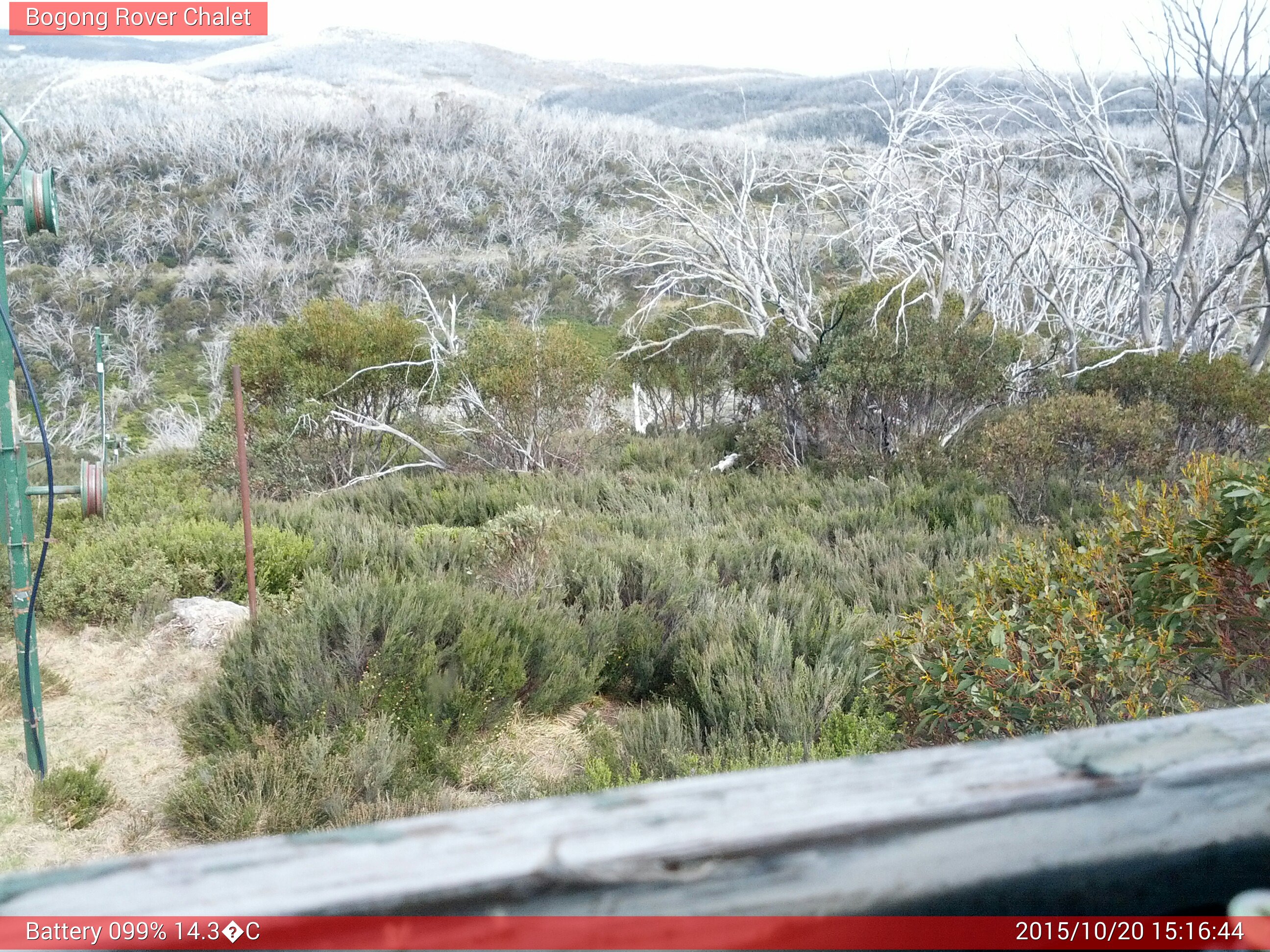 Bogong Web Cam 3:16pm Tuesday 20th of October 2015