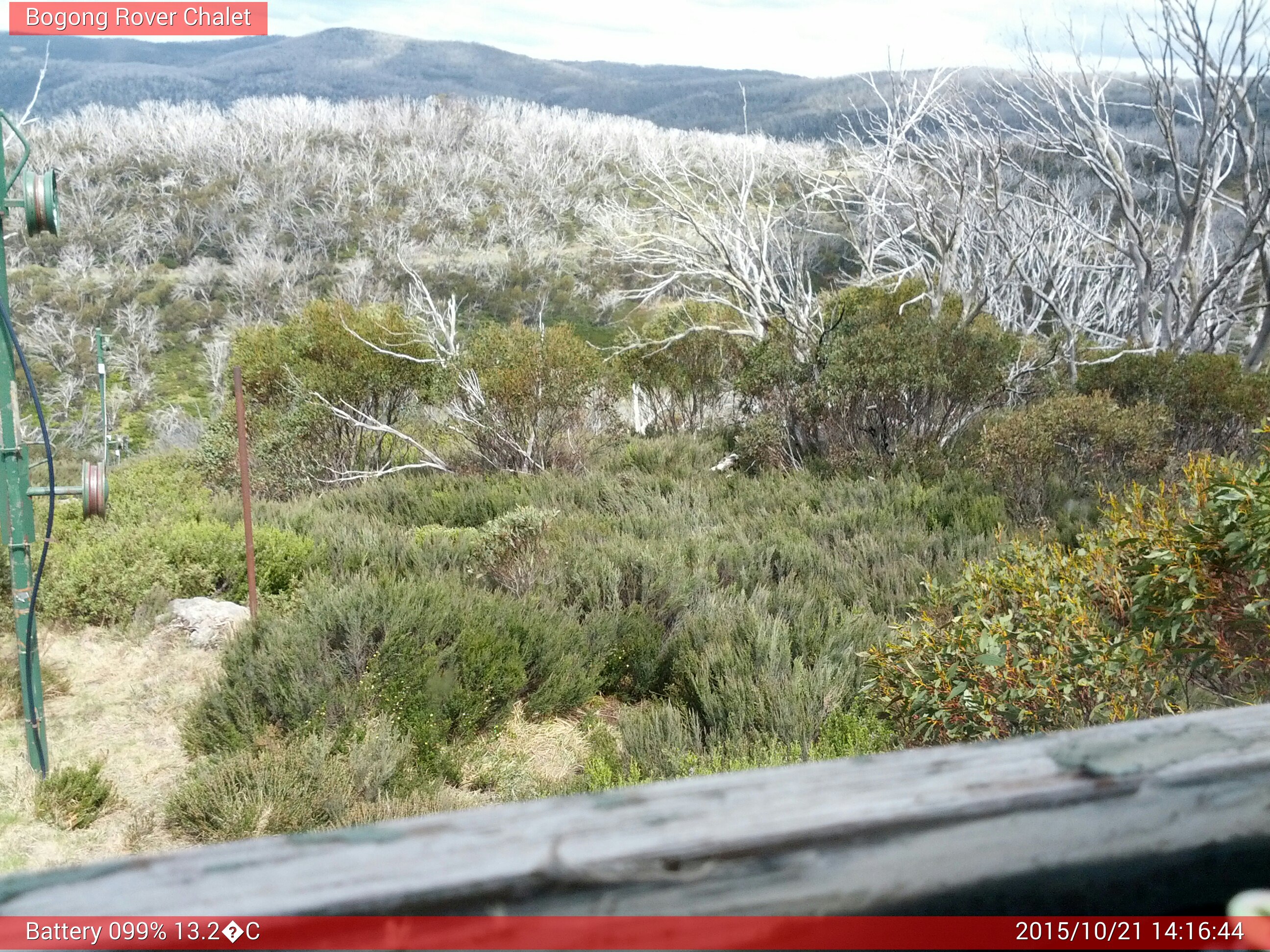 Bogong Web Cam 2:16pm Wednesday 21st of October 2015