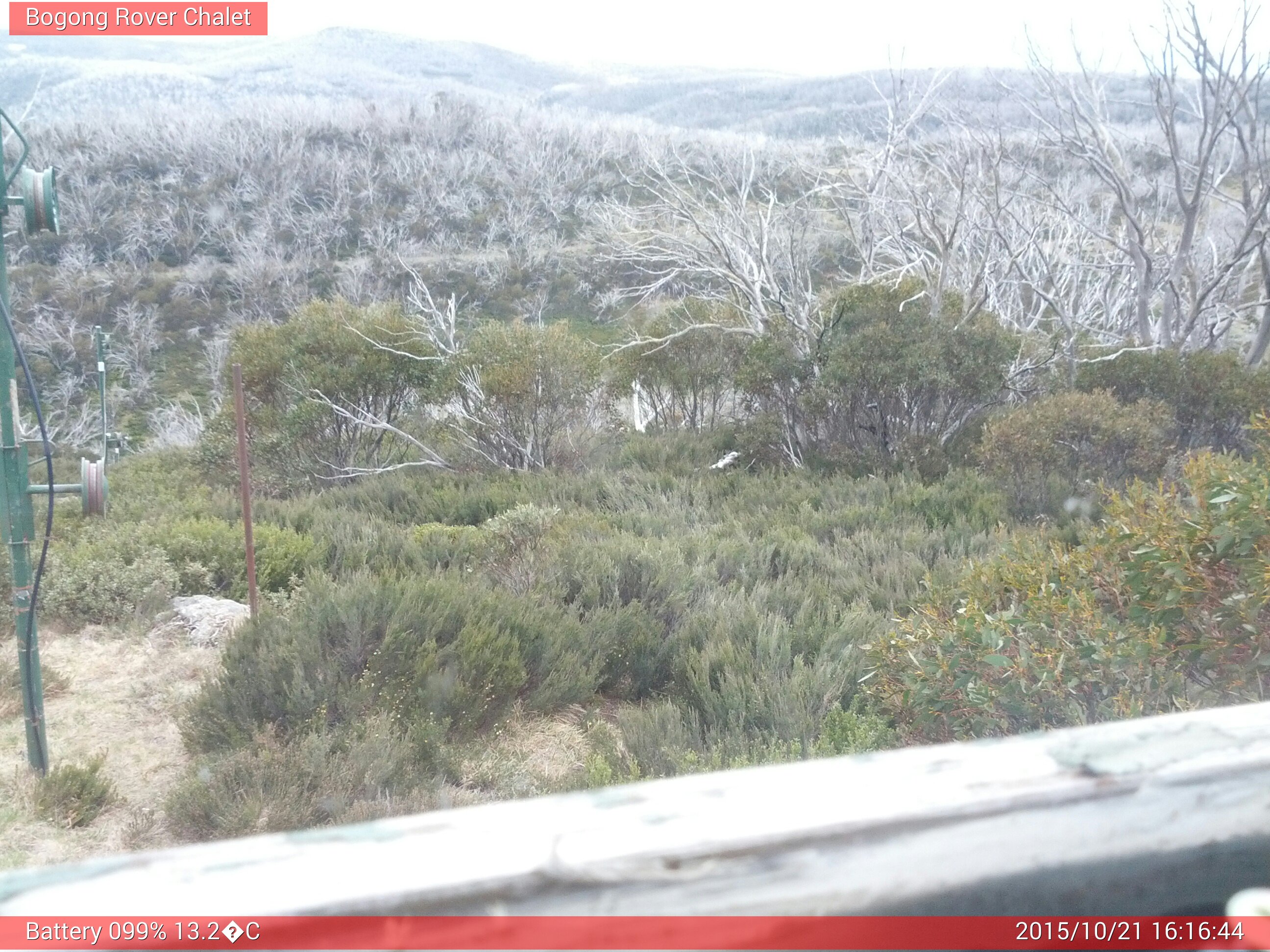 Bogong Web Cam 4:16pm Wednesday 21st of October 2015