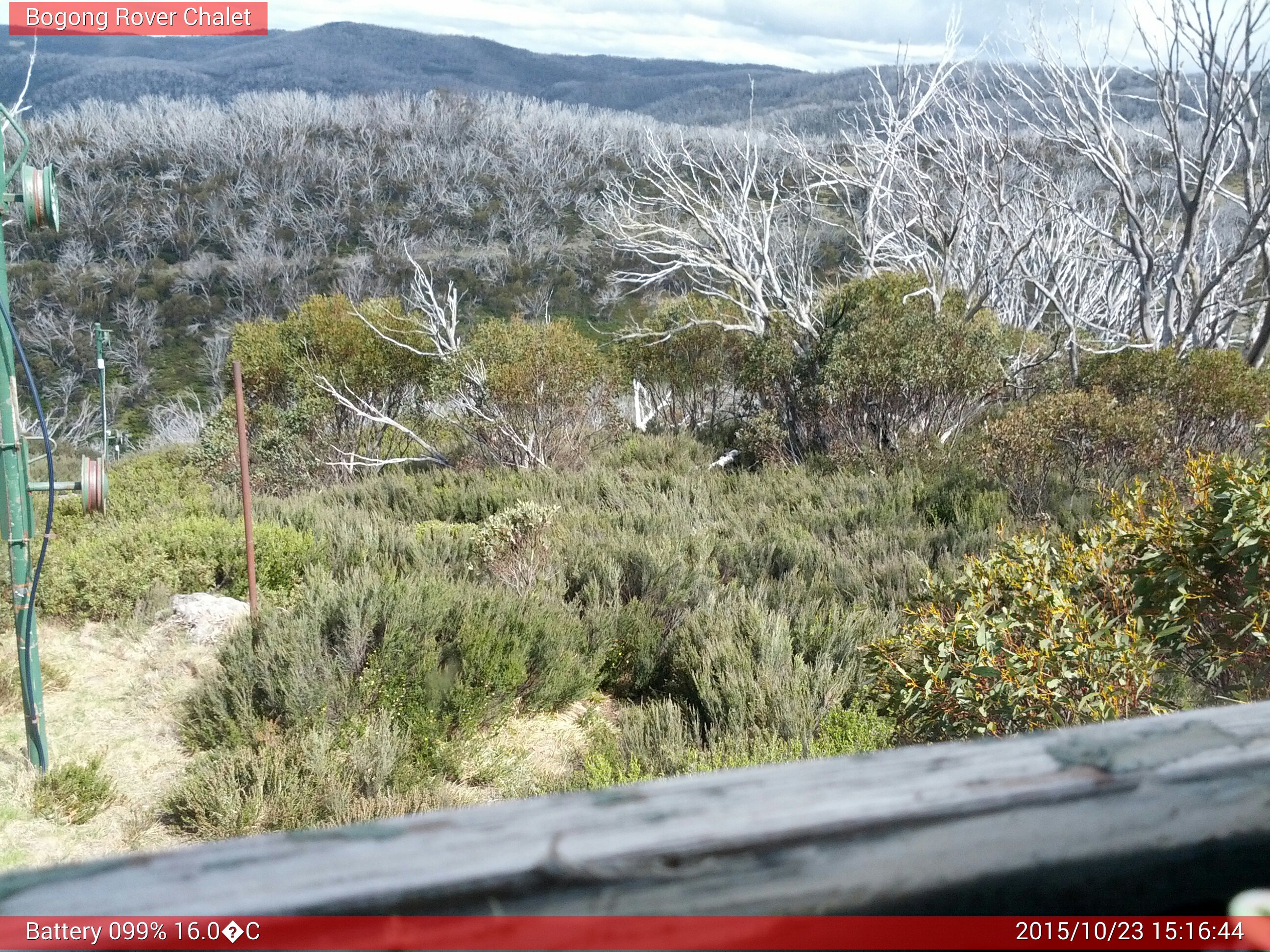 Bogong Web Cam 3:16pm Friday 23rd of October 2015