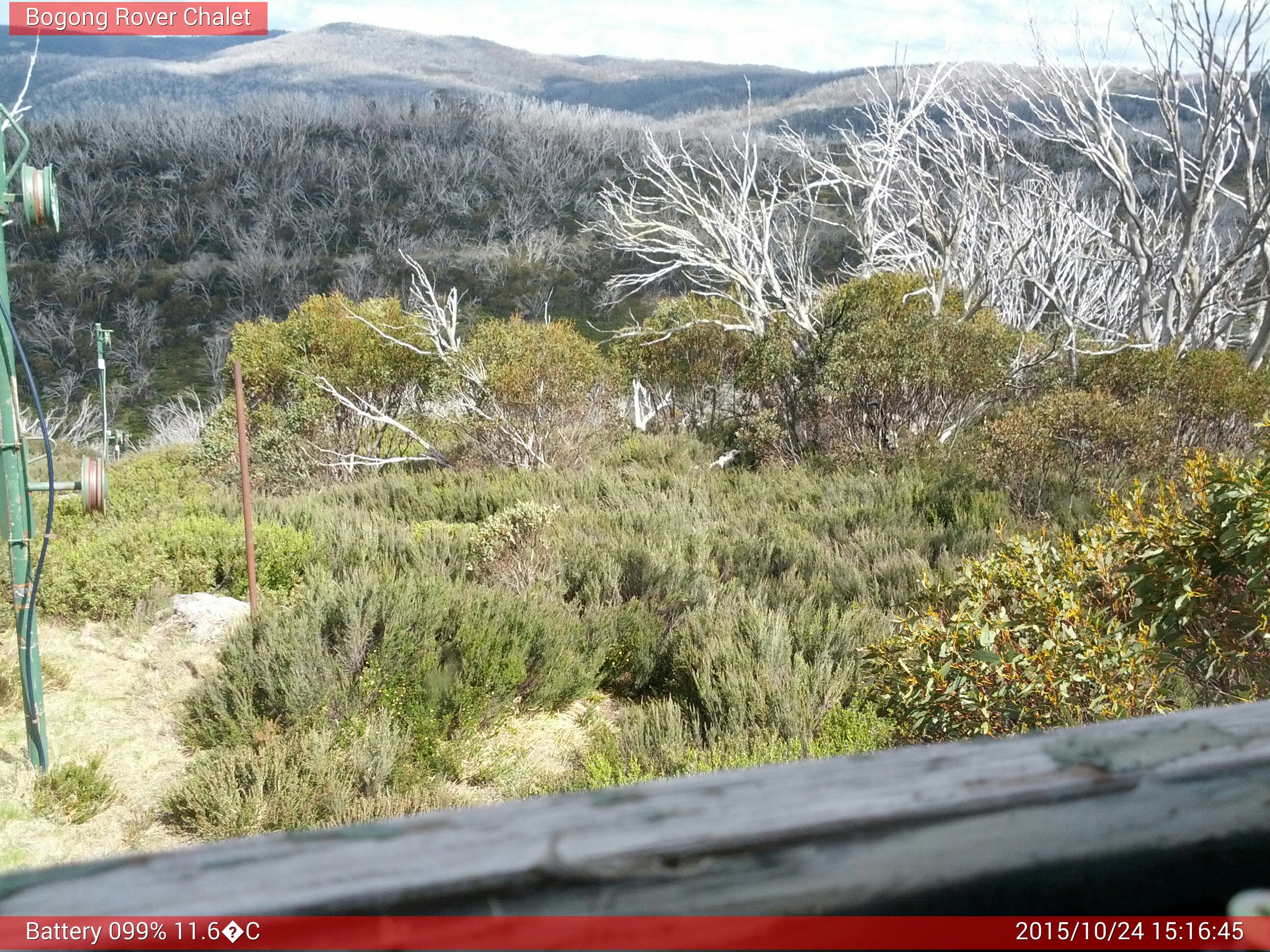 Bogong Web Cam 3:16pm Saturday 24th of October 2015