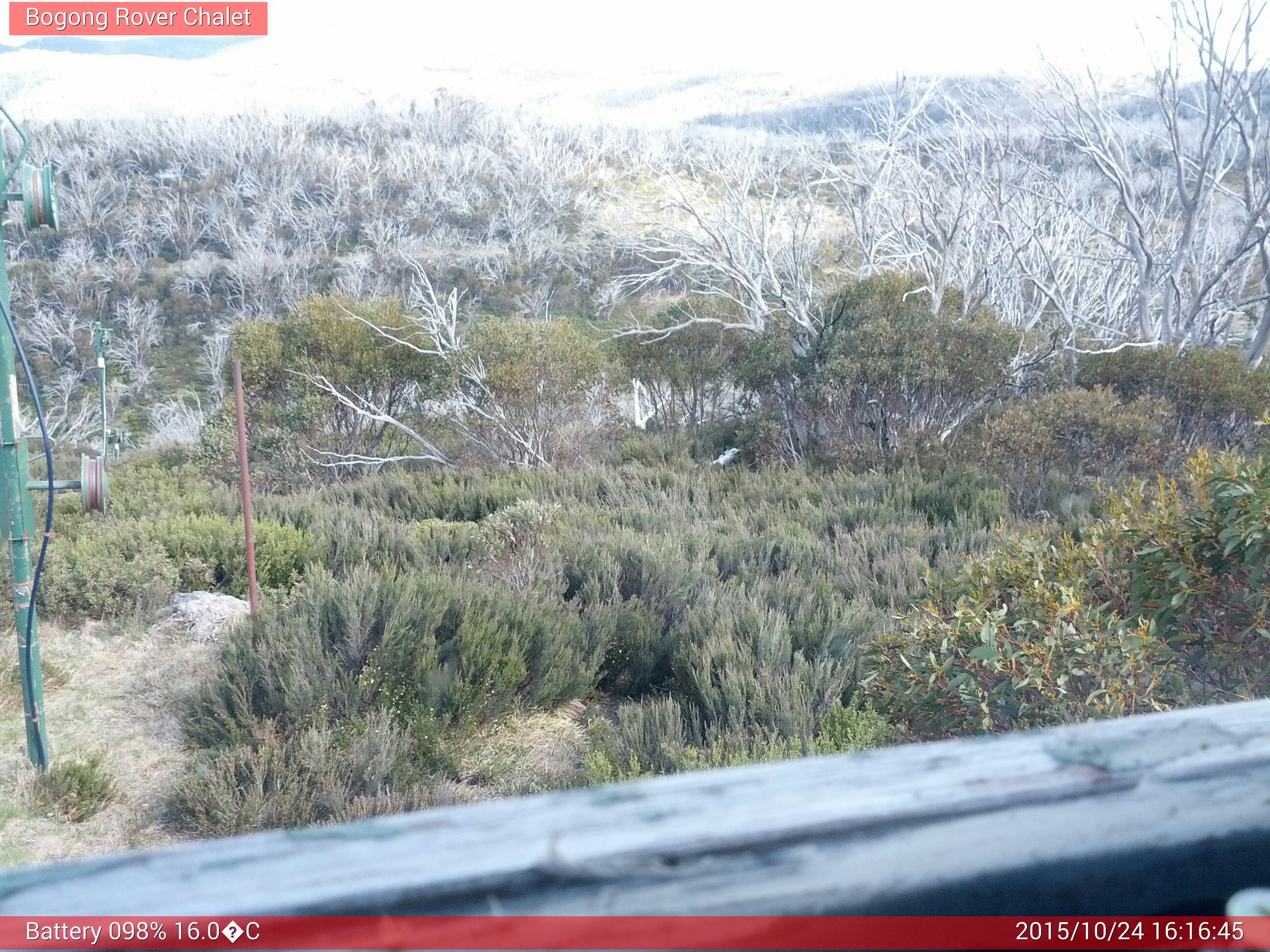 Bogong Web Cam 4:16pm Saturday 24th of October 2015