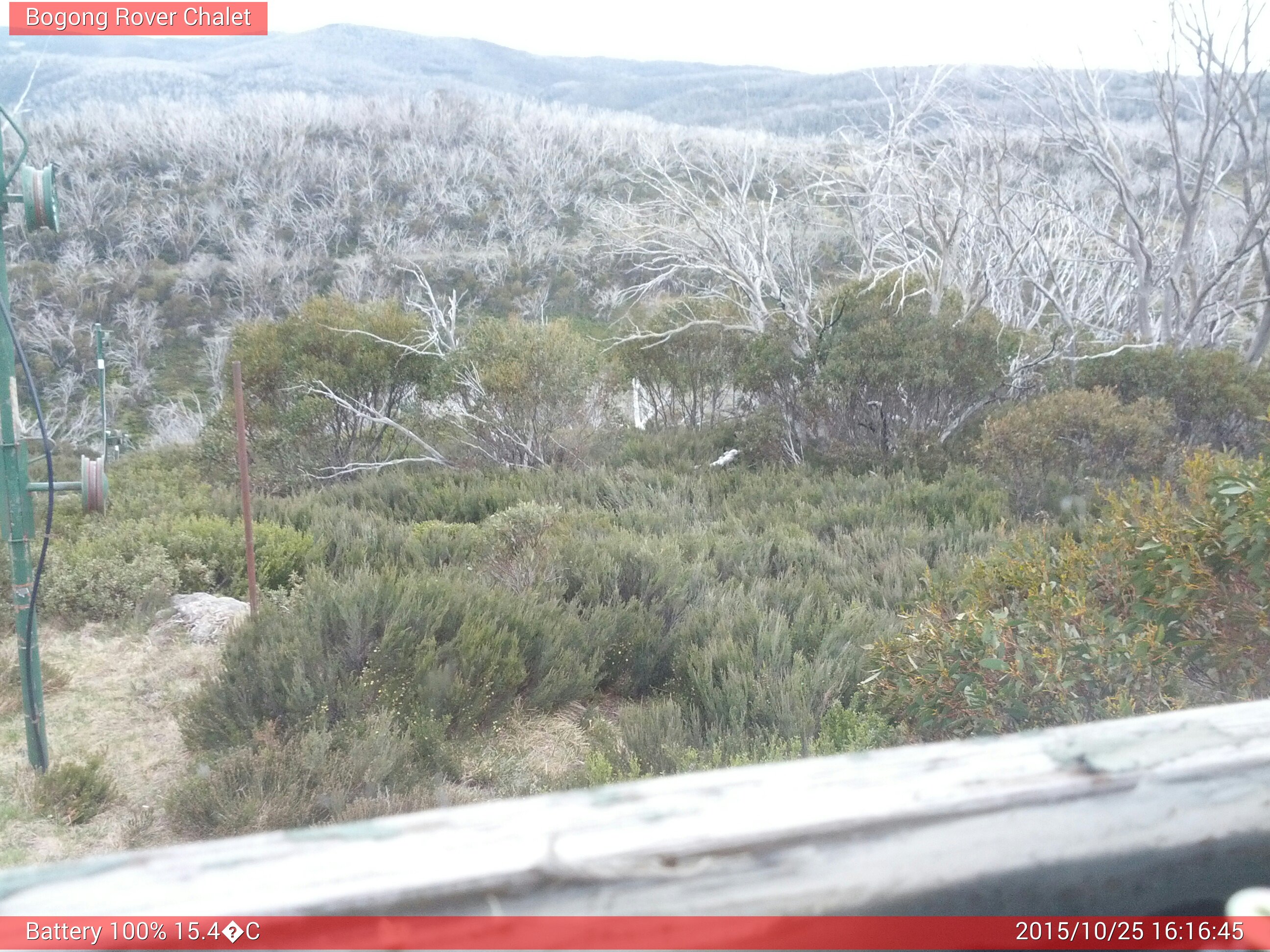 Bogong Web Cam 4:16pm Sunday 25th of October 2015