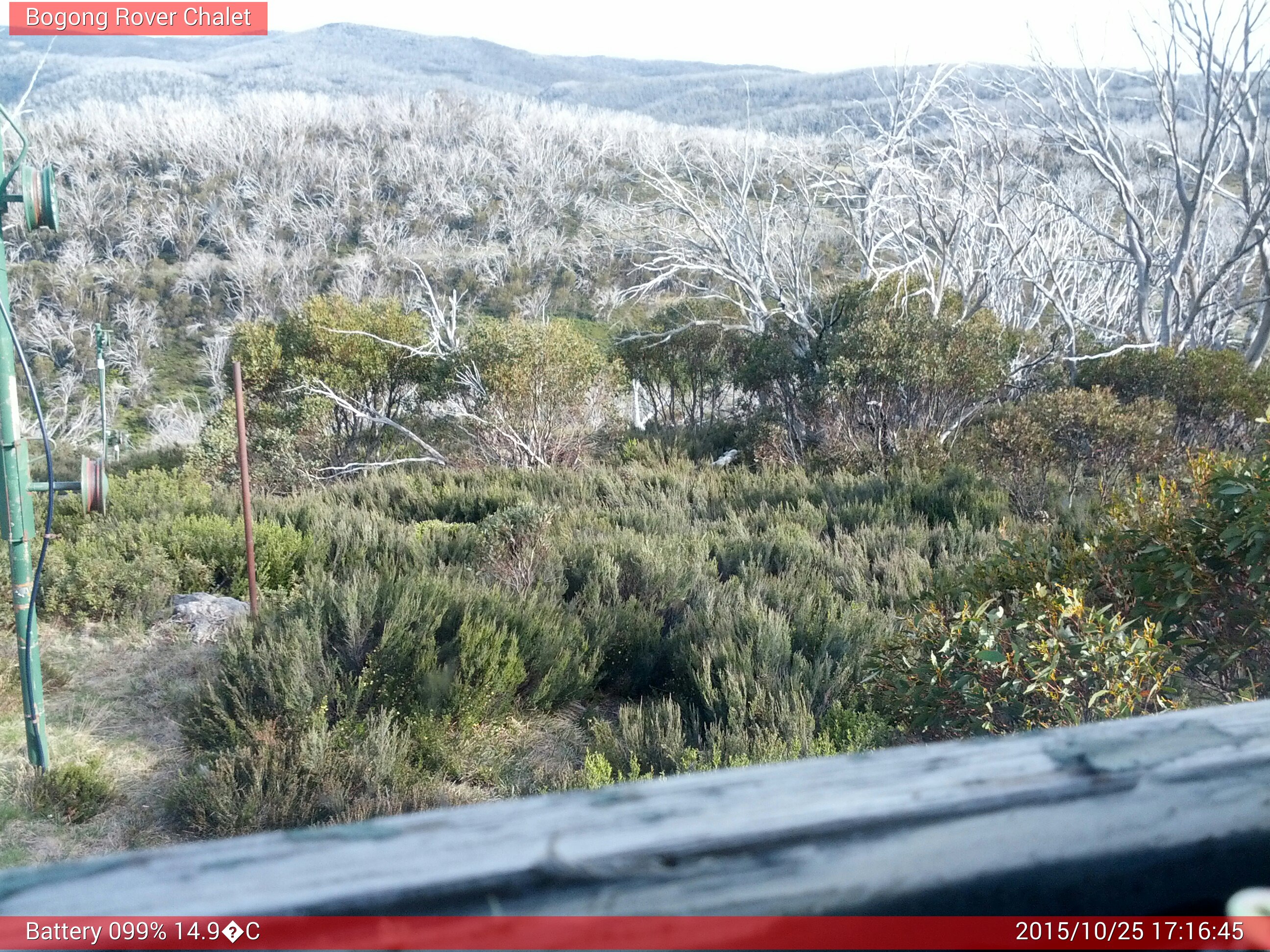 Bogong Web Cam 5:16pm Sunday 25th of October 2015