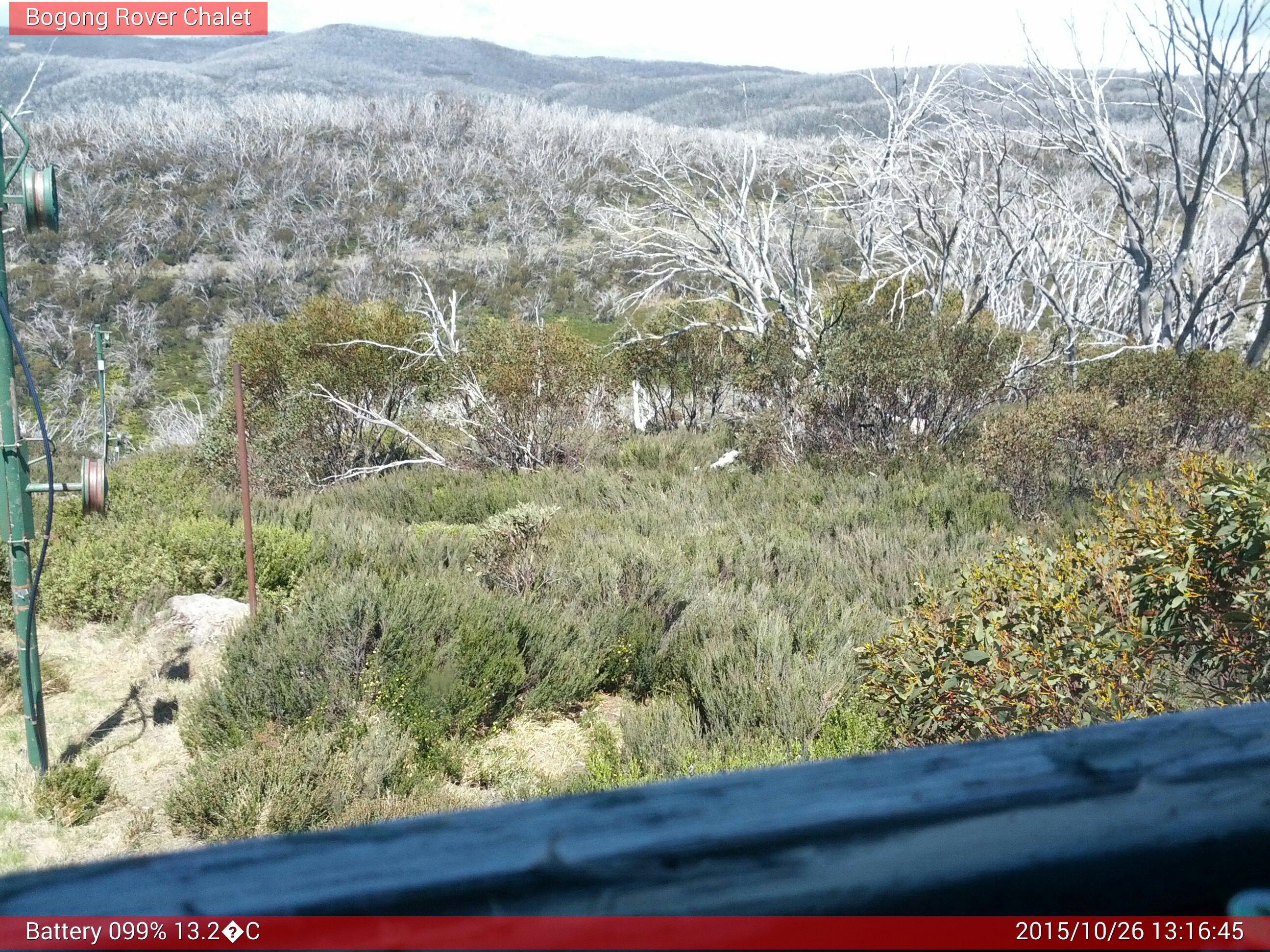 Bogong Web Cam 1:16pm Monday 26th of October 2015