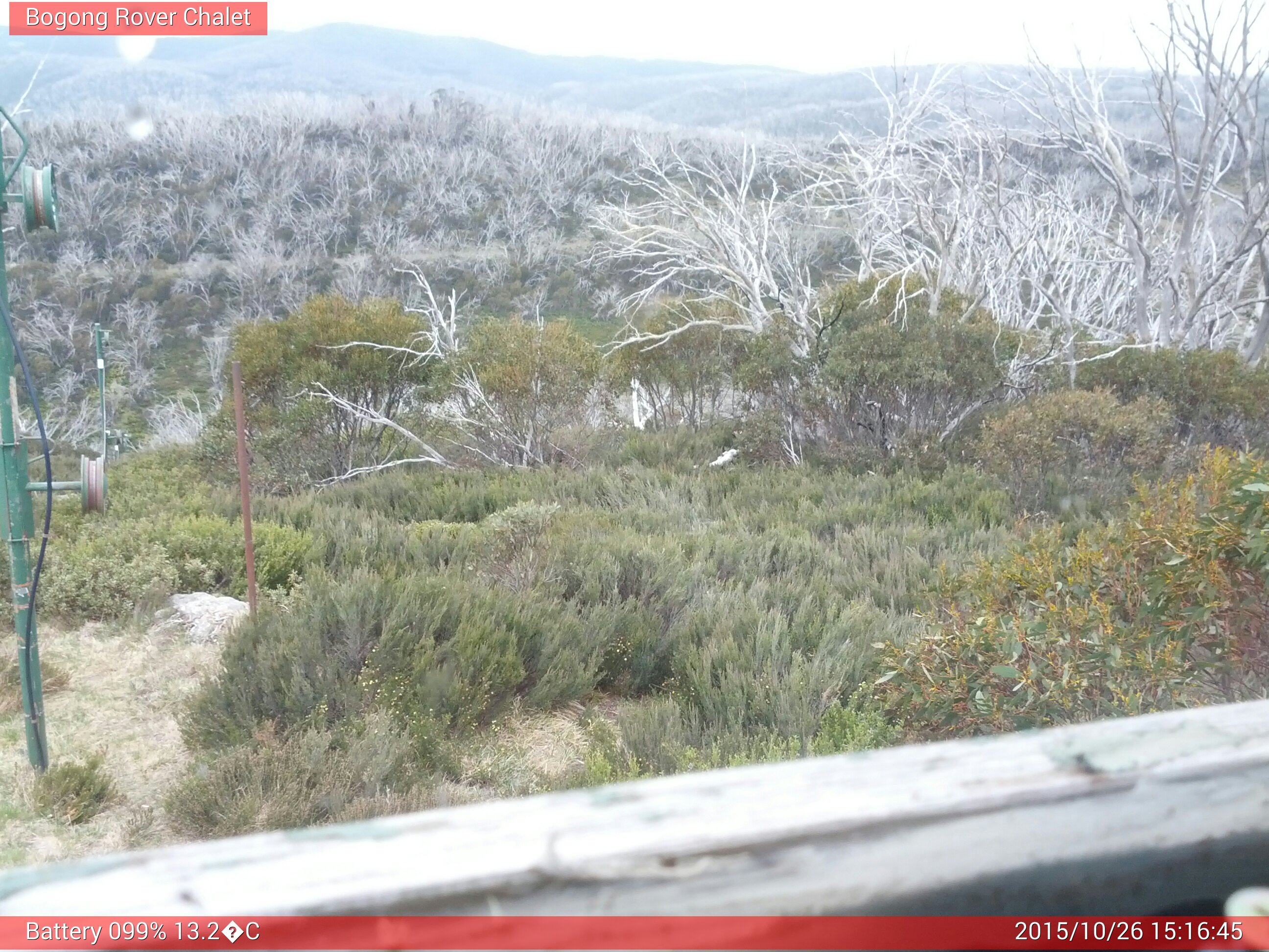 Bogong Web Cam 3:16pm Monday 26th of October 2015