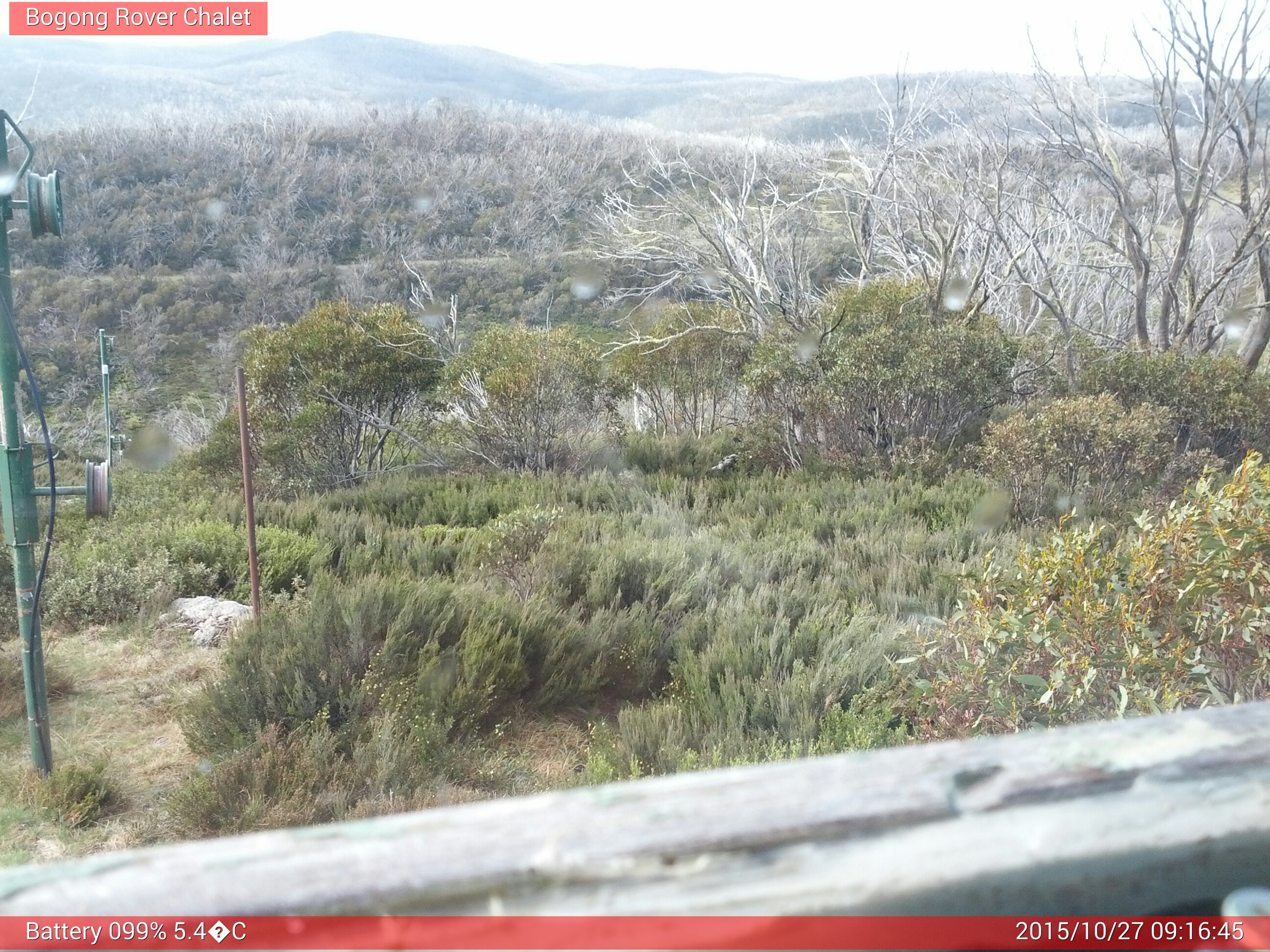 Bogong Web Cam 9:16am Tuesday 27th of October 2015