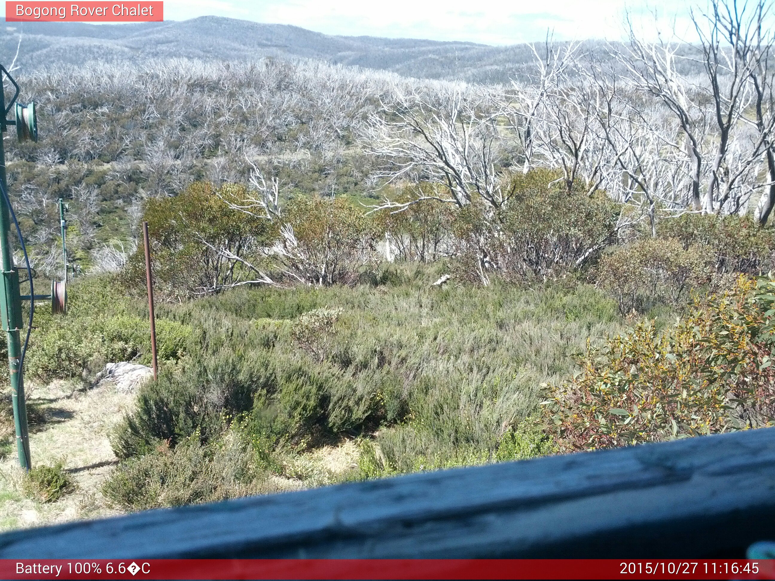 Bogong Web Cam 11:16am Tuesday 27th of October 2015