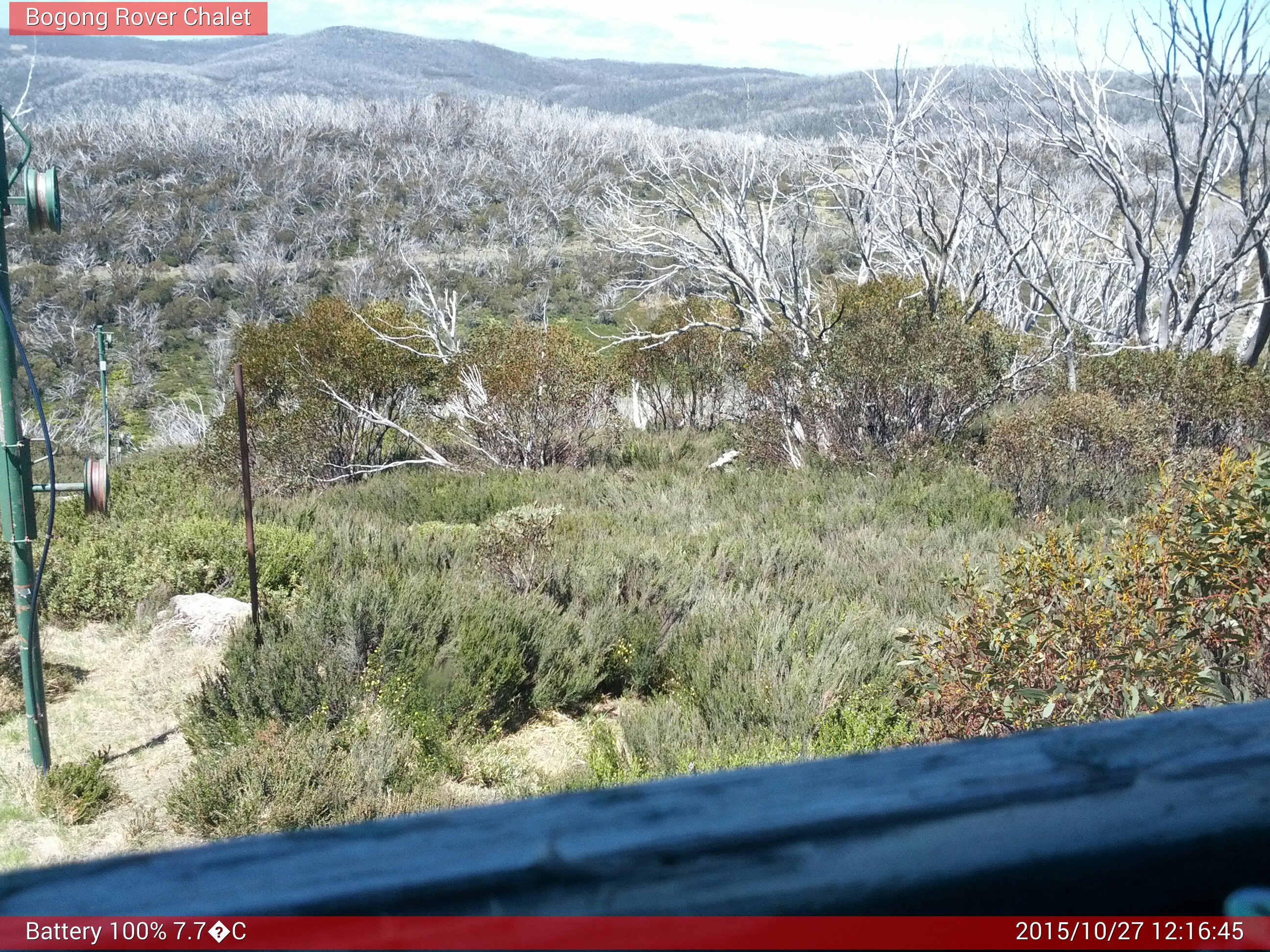 Bogong Web Cam 12:16pm Tuesday 27th of October 2015