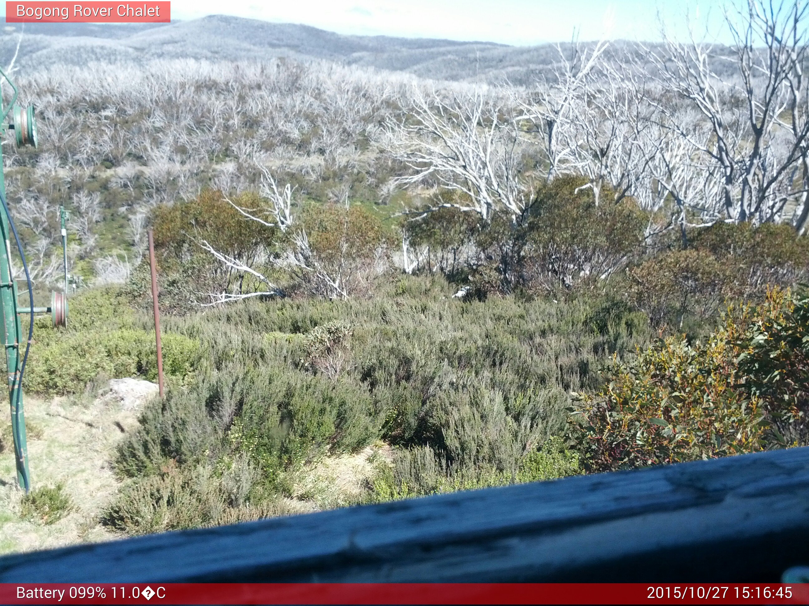 Bogong Web Cam 3:16pm Tuesday 27th of October 2015