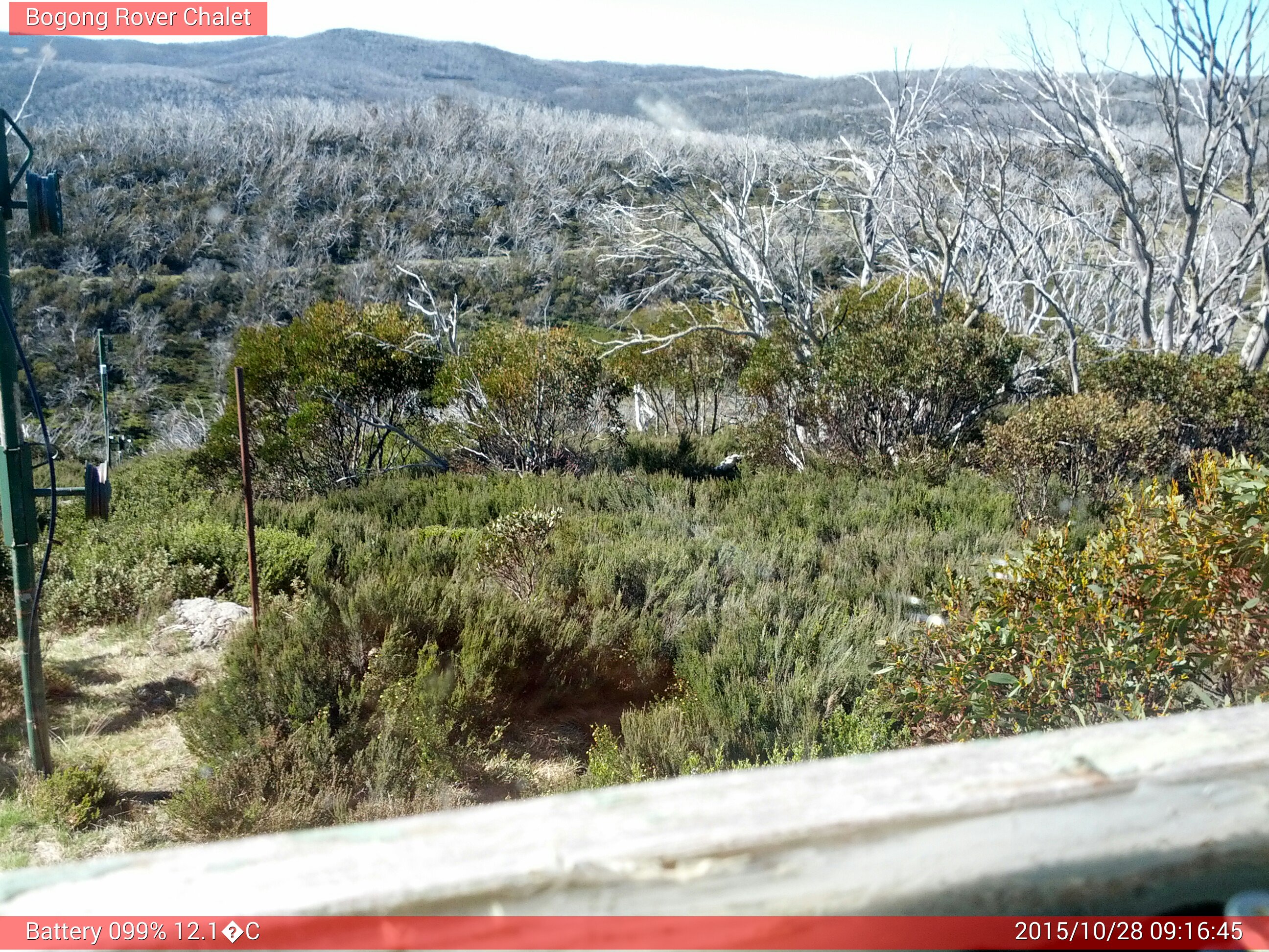 Bogong Web Cam 9:16am Wednesday 28th of October 2015