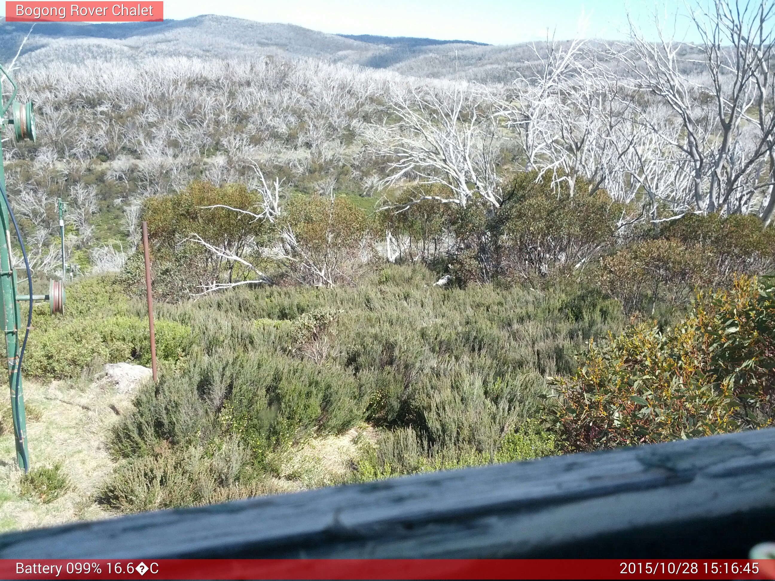 Bogong Web Cam 3:16pm Wednesday 28th of October 2015