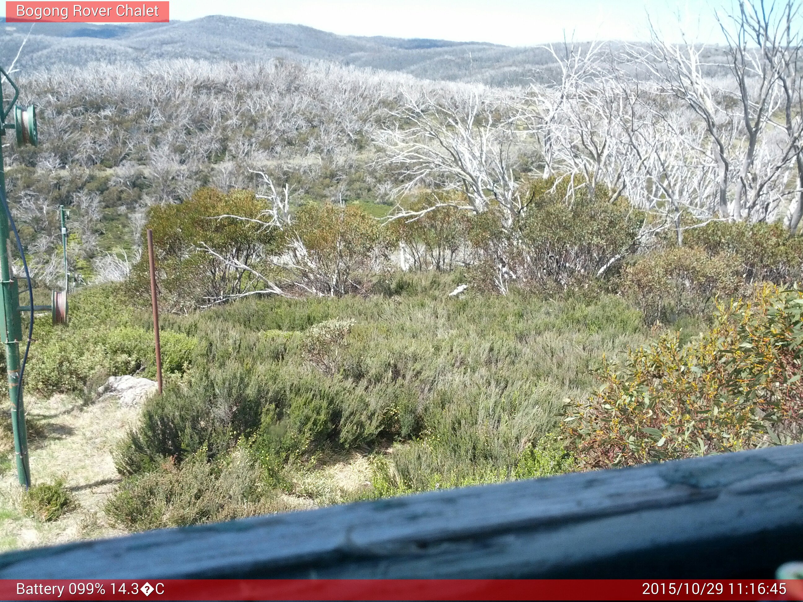 Bogong Web Cam 11:16am Thursday 29th of October 2015