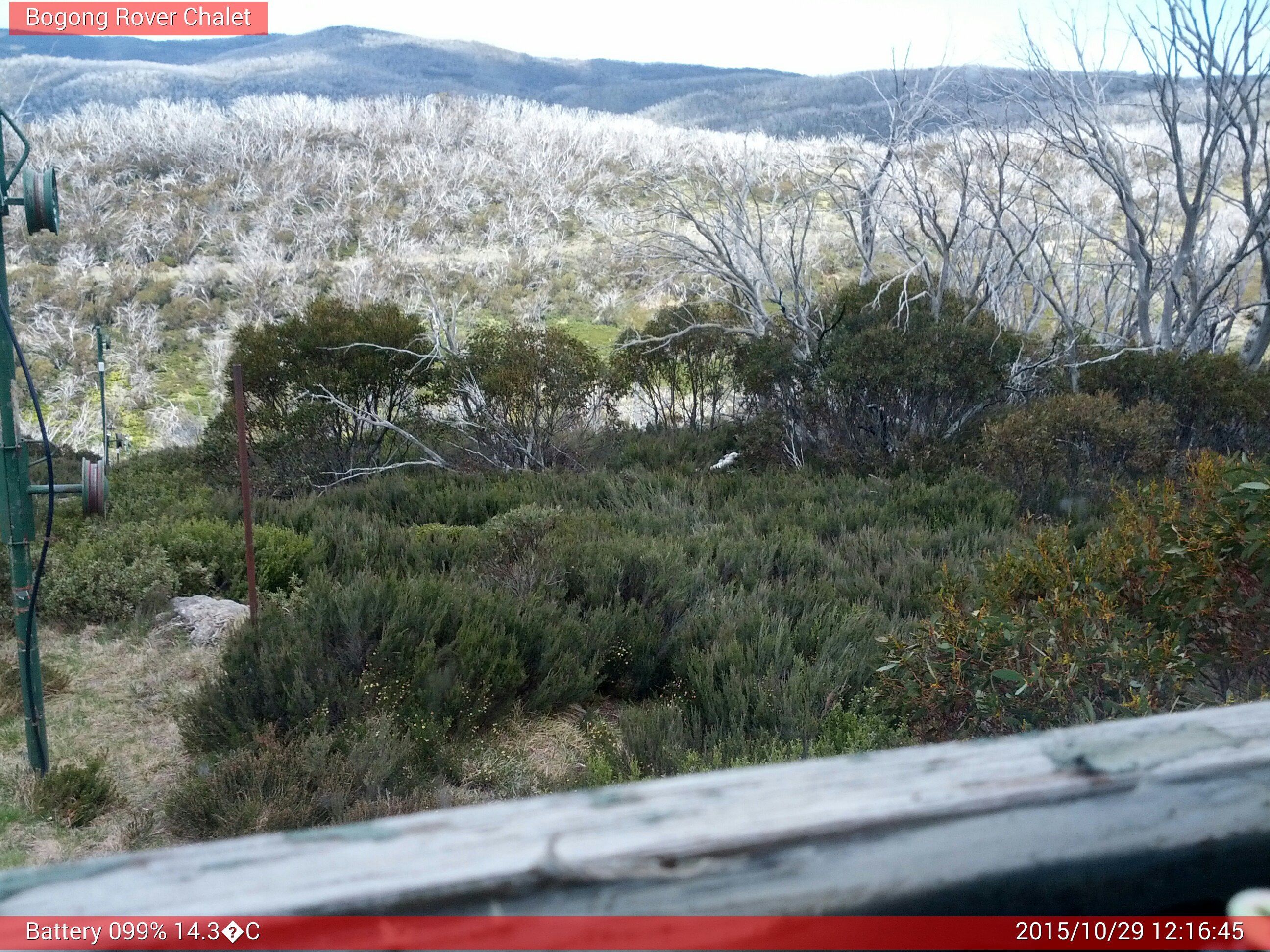 Bogong Web Cam 12:16pm Thursday 29th of October 2015