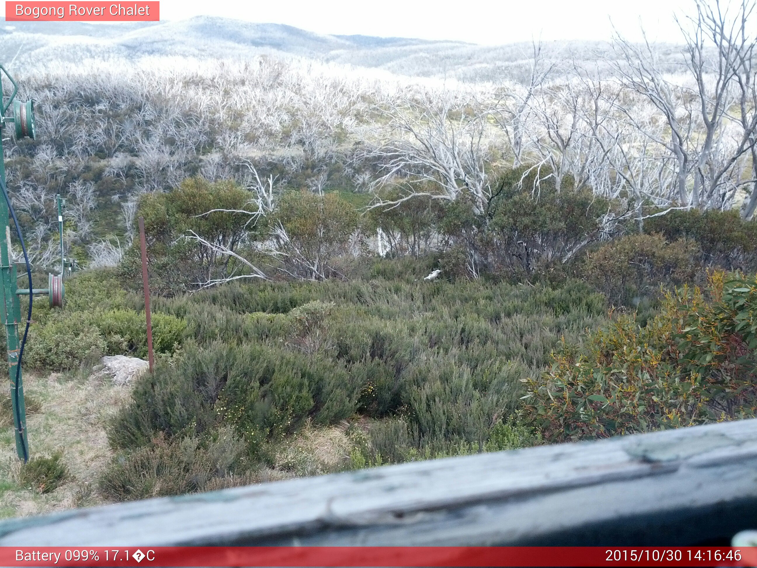 Bogong Web Cam 2:16pm Friday 30th of October 2015