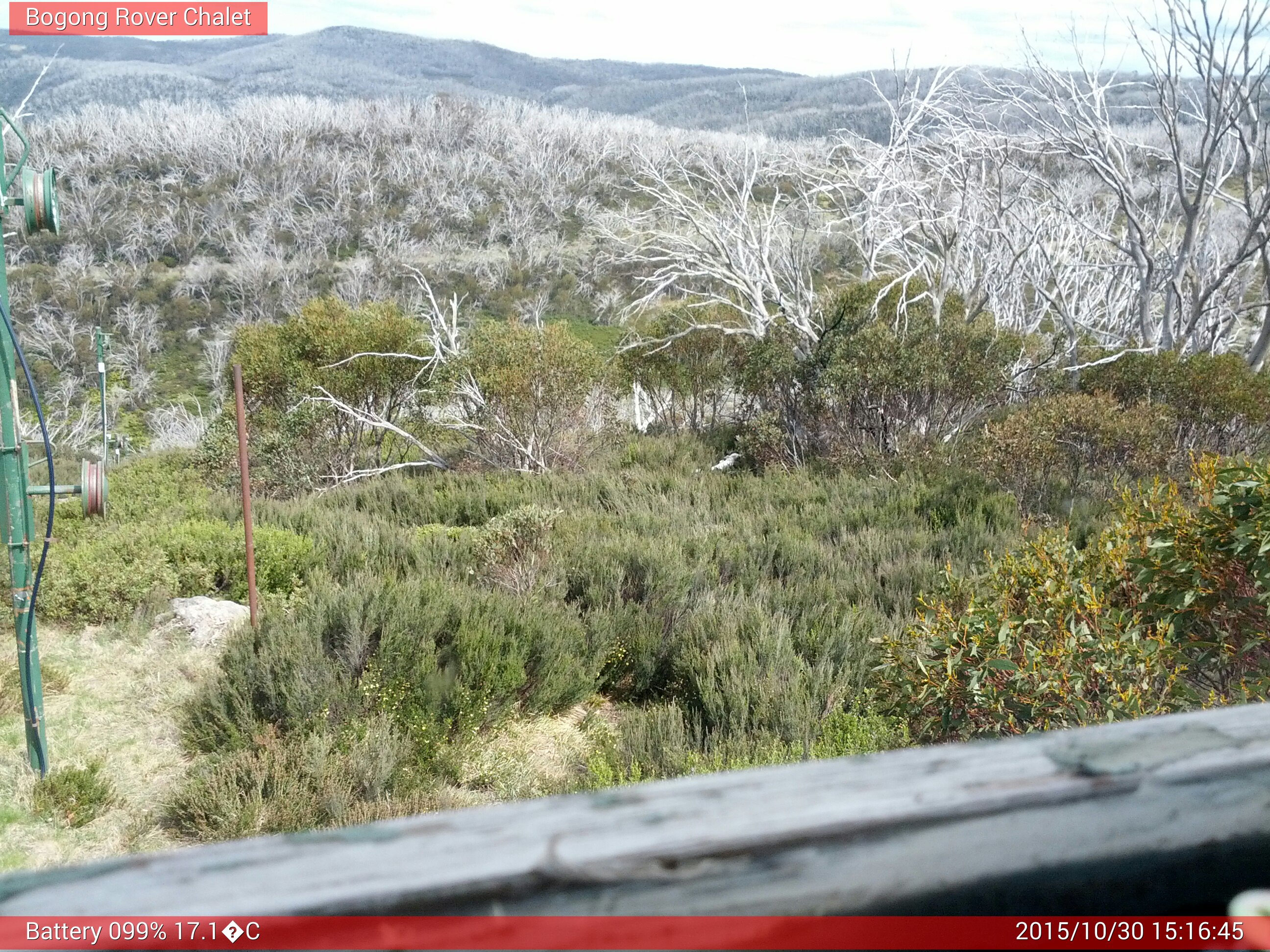 Bogong Web Cam 3:16pm Friday 30th of October 2015