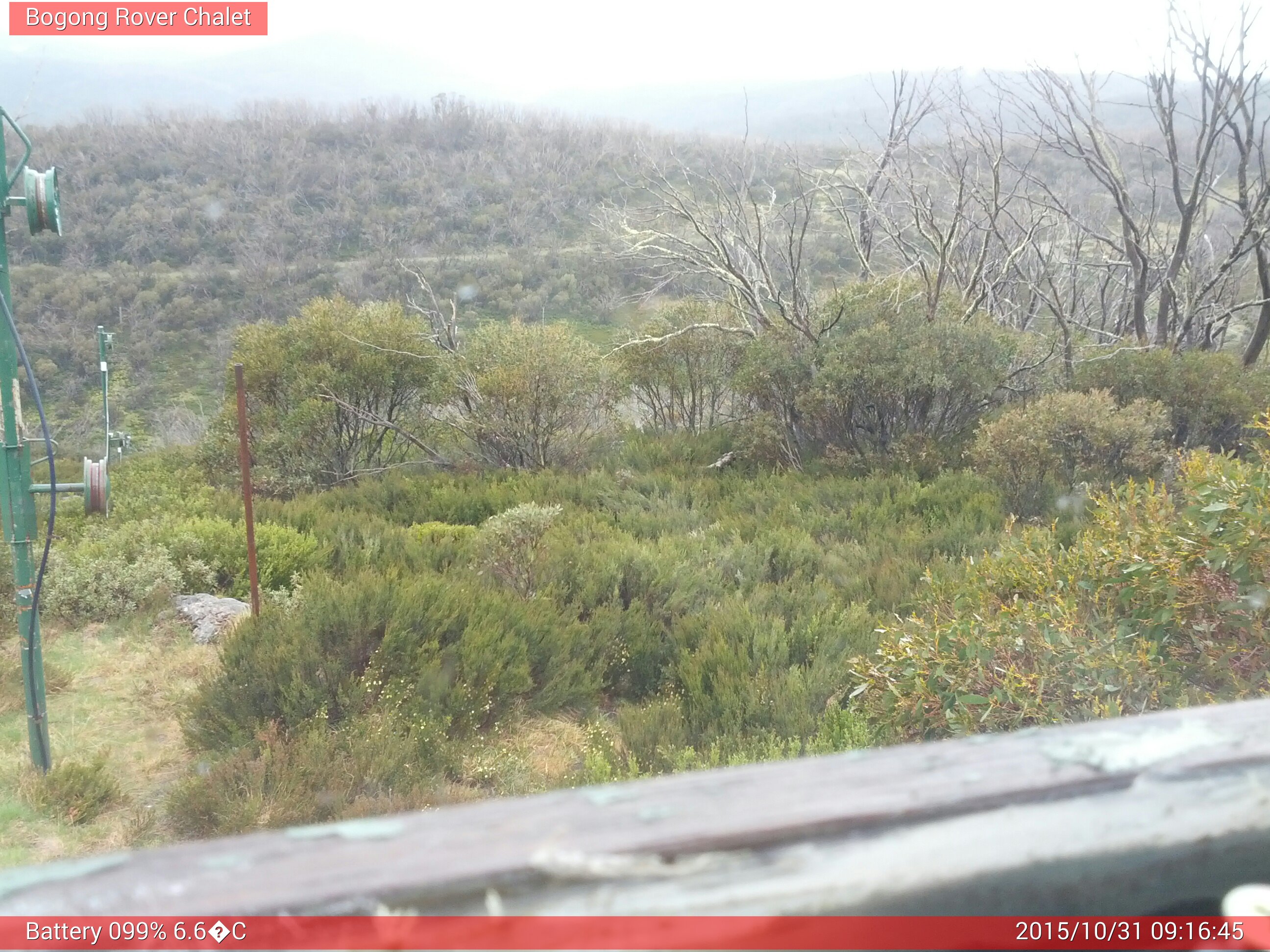 Bogong Web Cam 9:16am Saturday 31st of October 2015