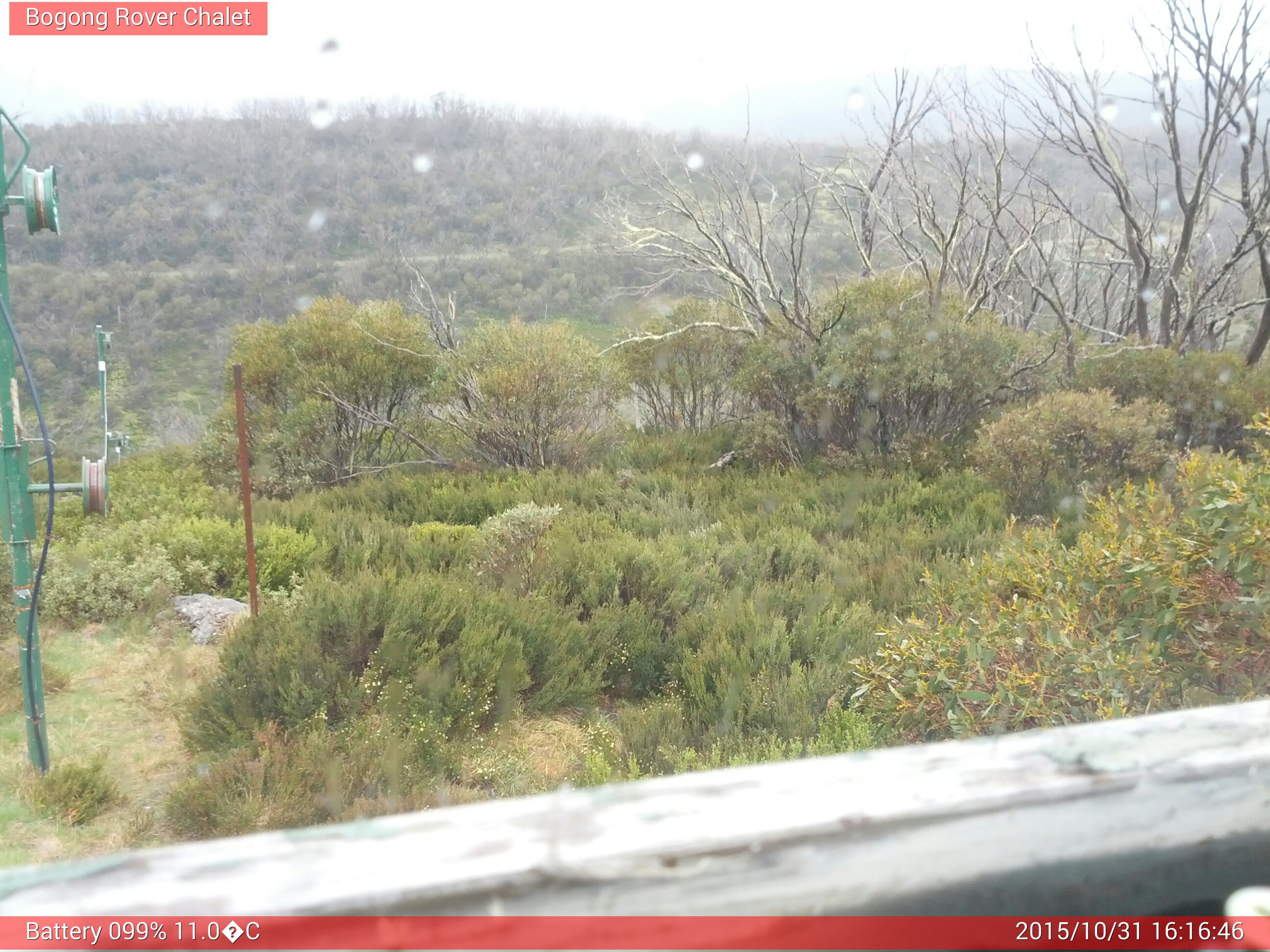 Bogong Web Cam 4:16pm Saturday 31st of October 2015