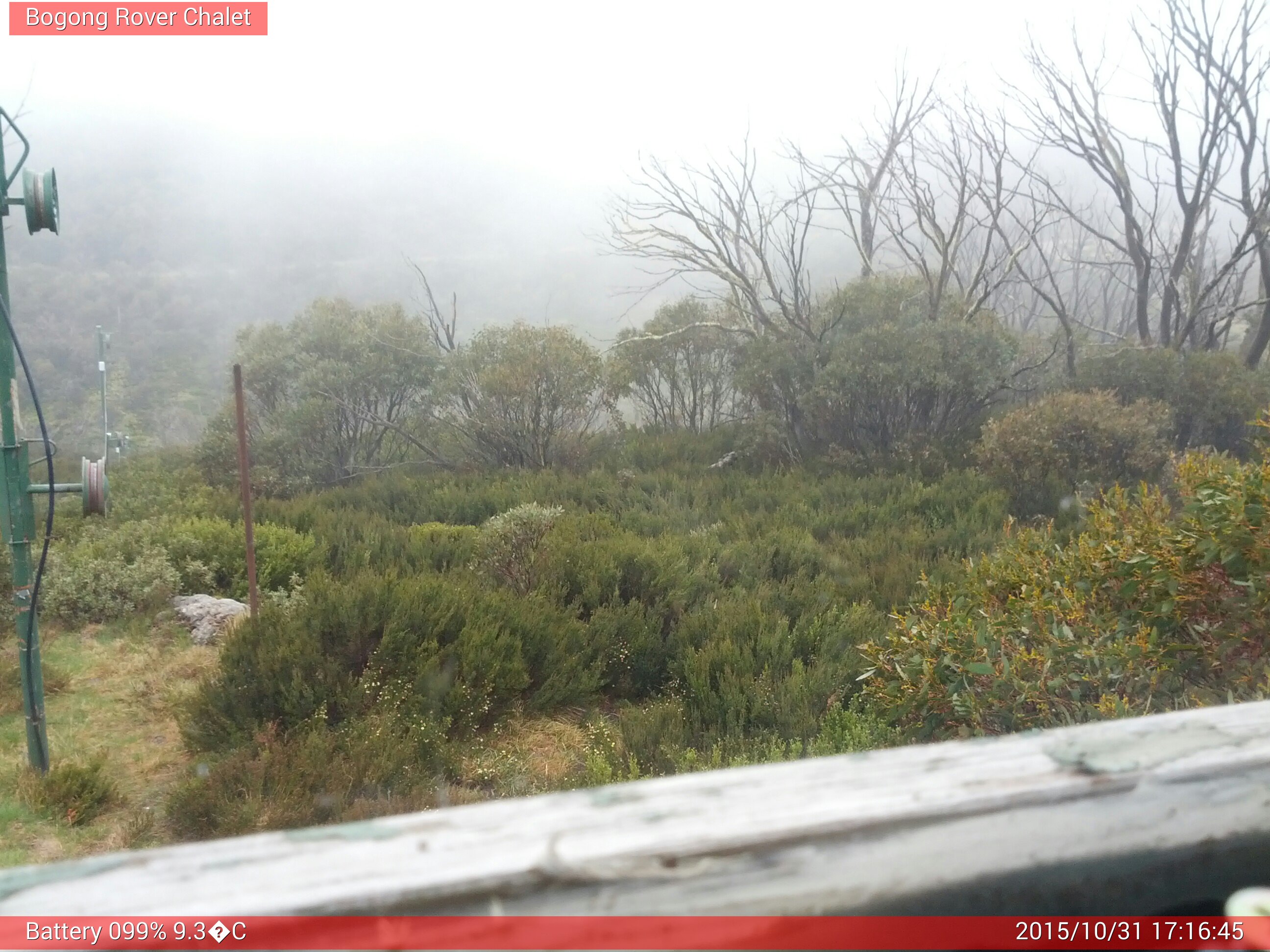 Bogong Web Cam 5:16pm Saturday 31st of October 2015