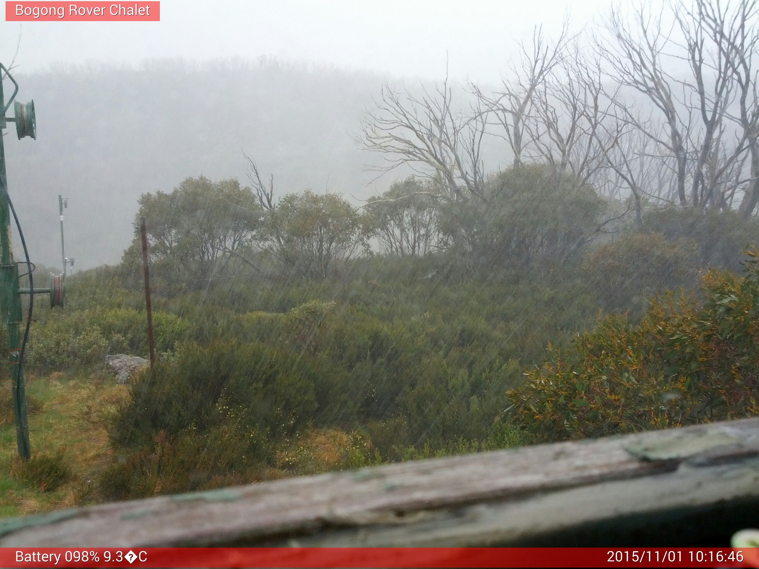 Bogong Web Cam 10:16am Sunday 1st of November 2015