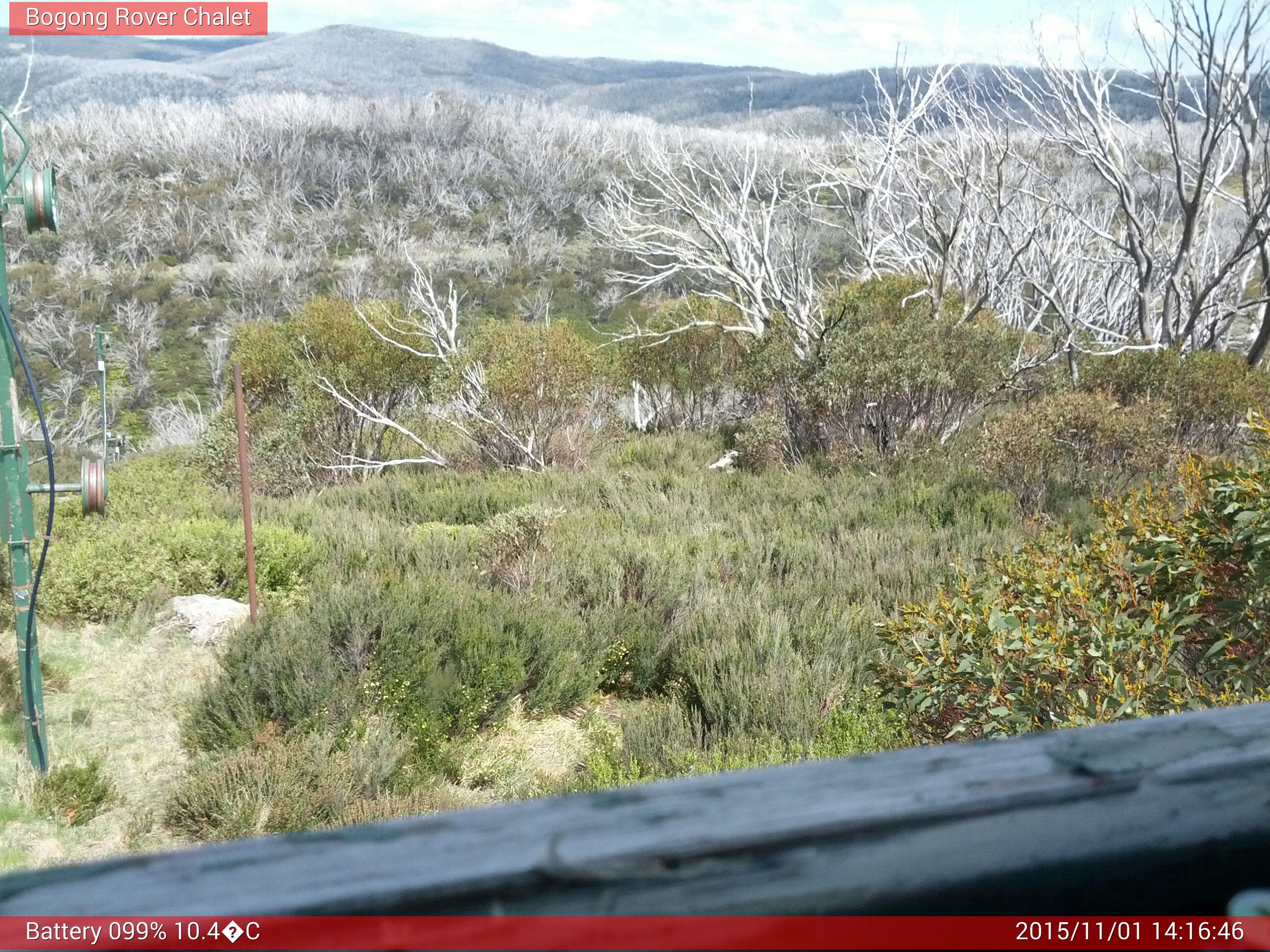 Bogong Web Cam 2:16pm Sunday 1st of November 2015