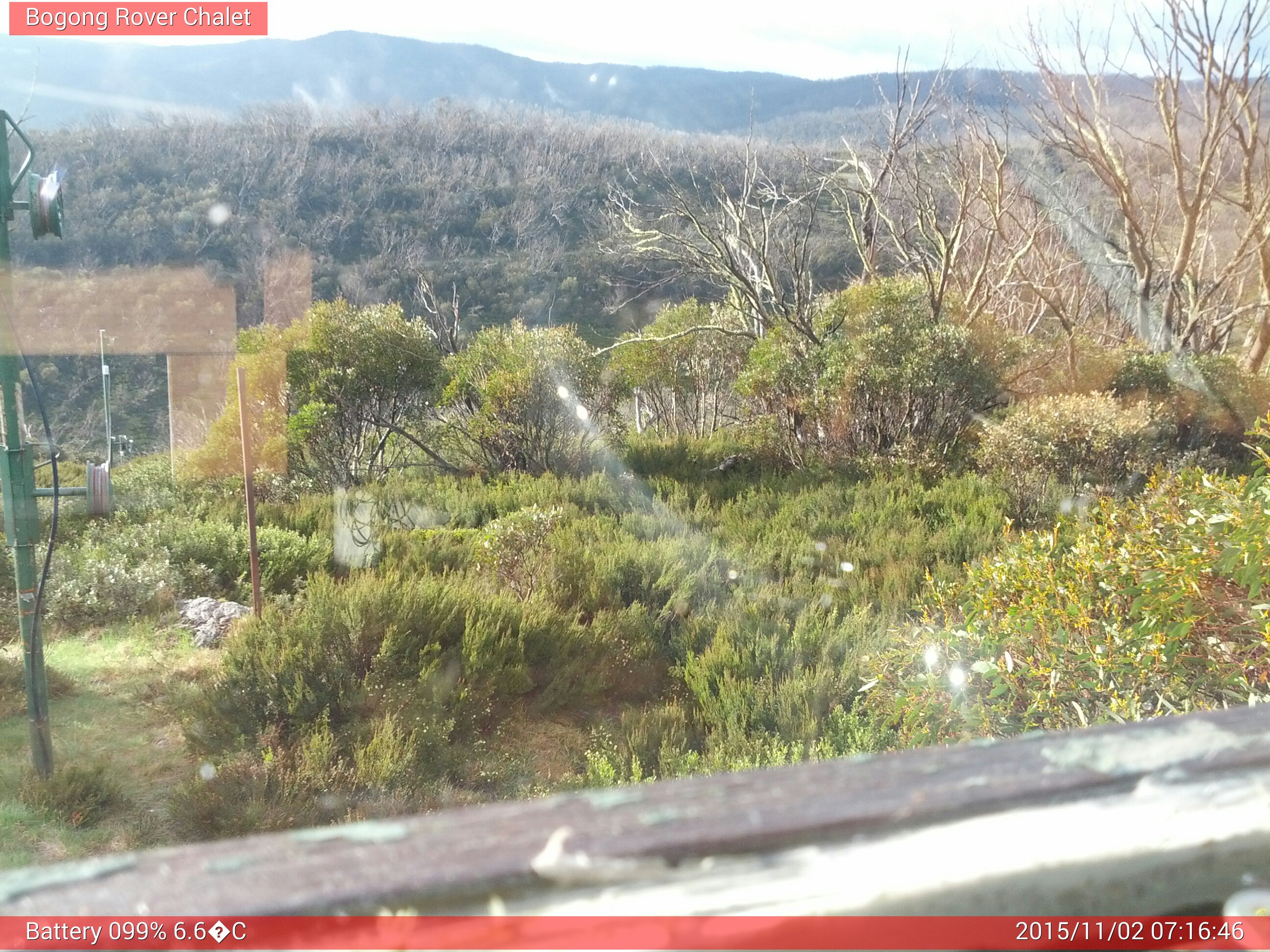 Bogong Web Cam 7:16am Monday 2nd of November 2015