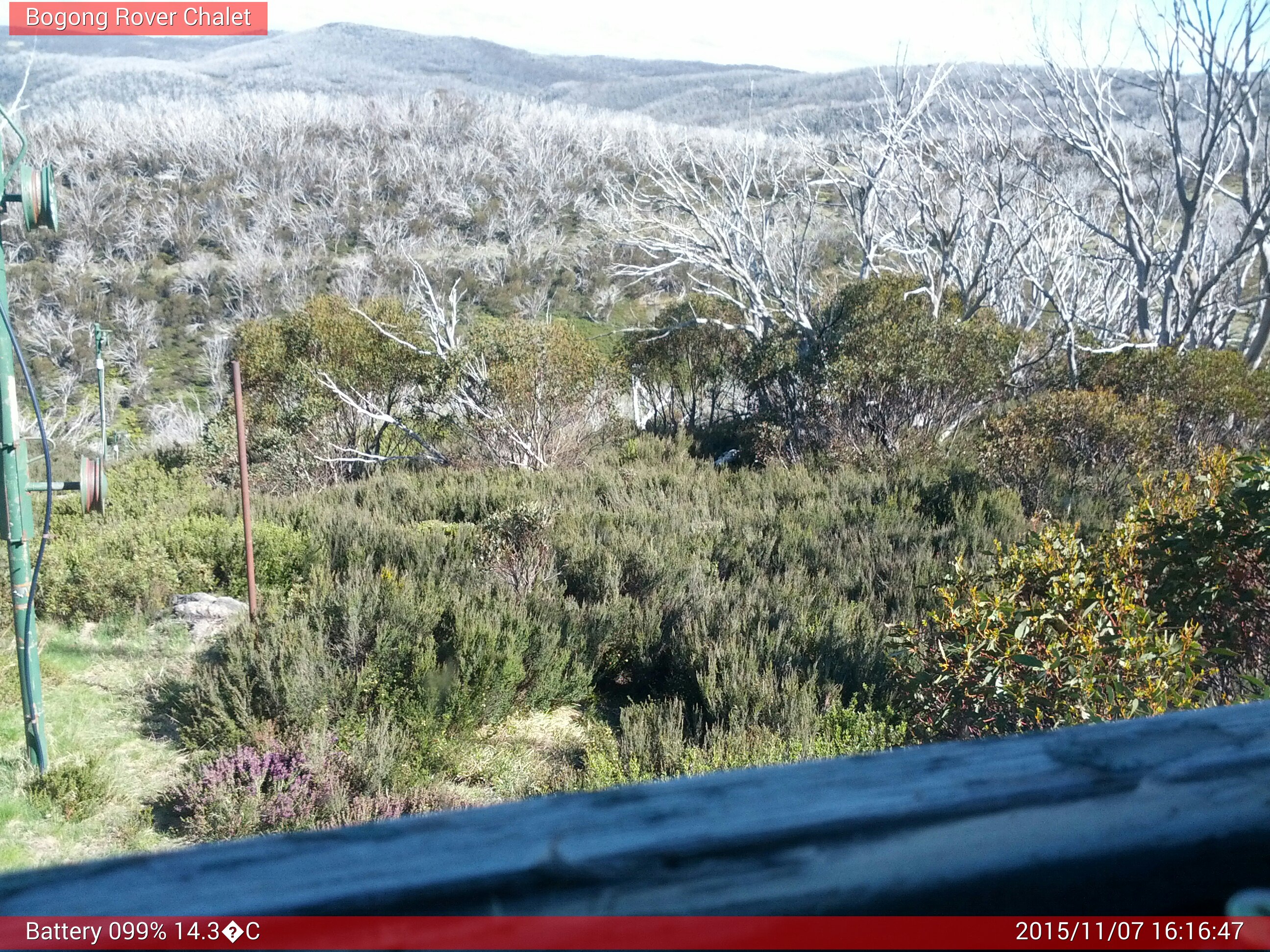 Bogong Web Cam 4:16pm Saturday 7th of November 2015