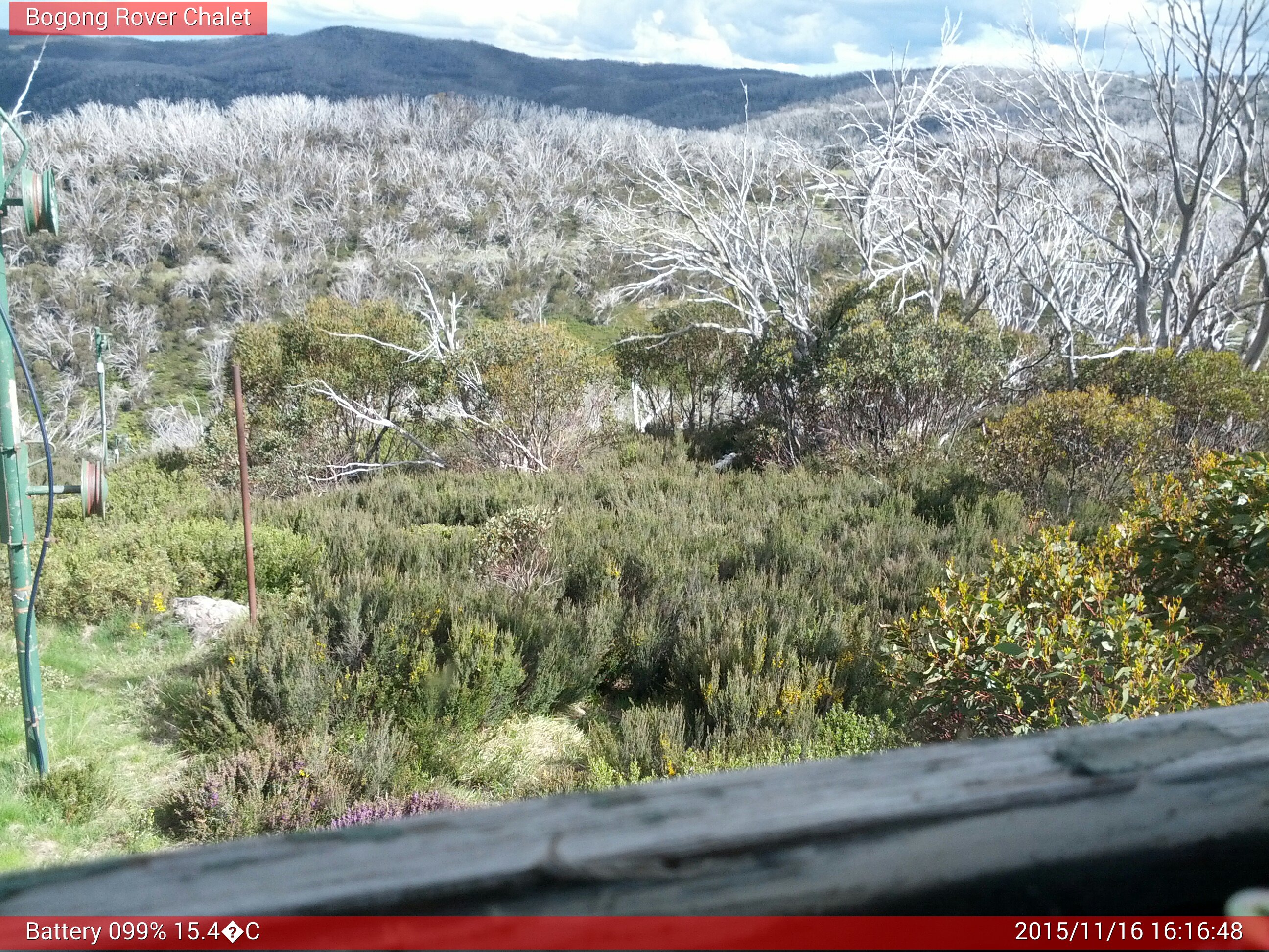 Bogong Web Cam 4:16pm Monday 16th of November 2015