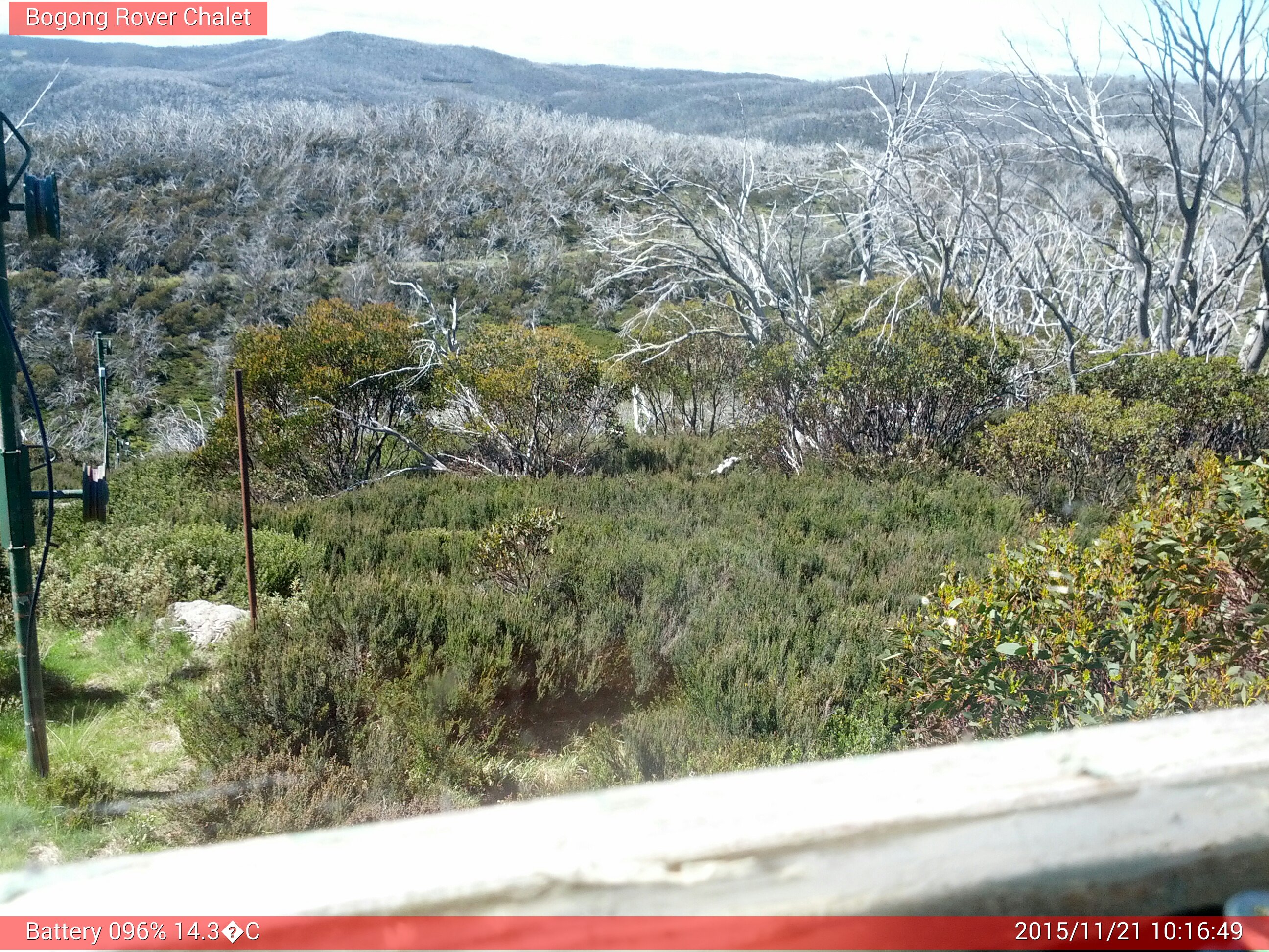 Bogong Web Cam 10:16am Saturday 21st of November 2015