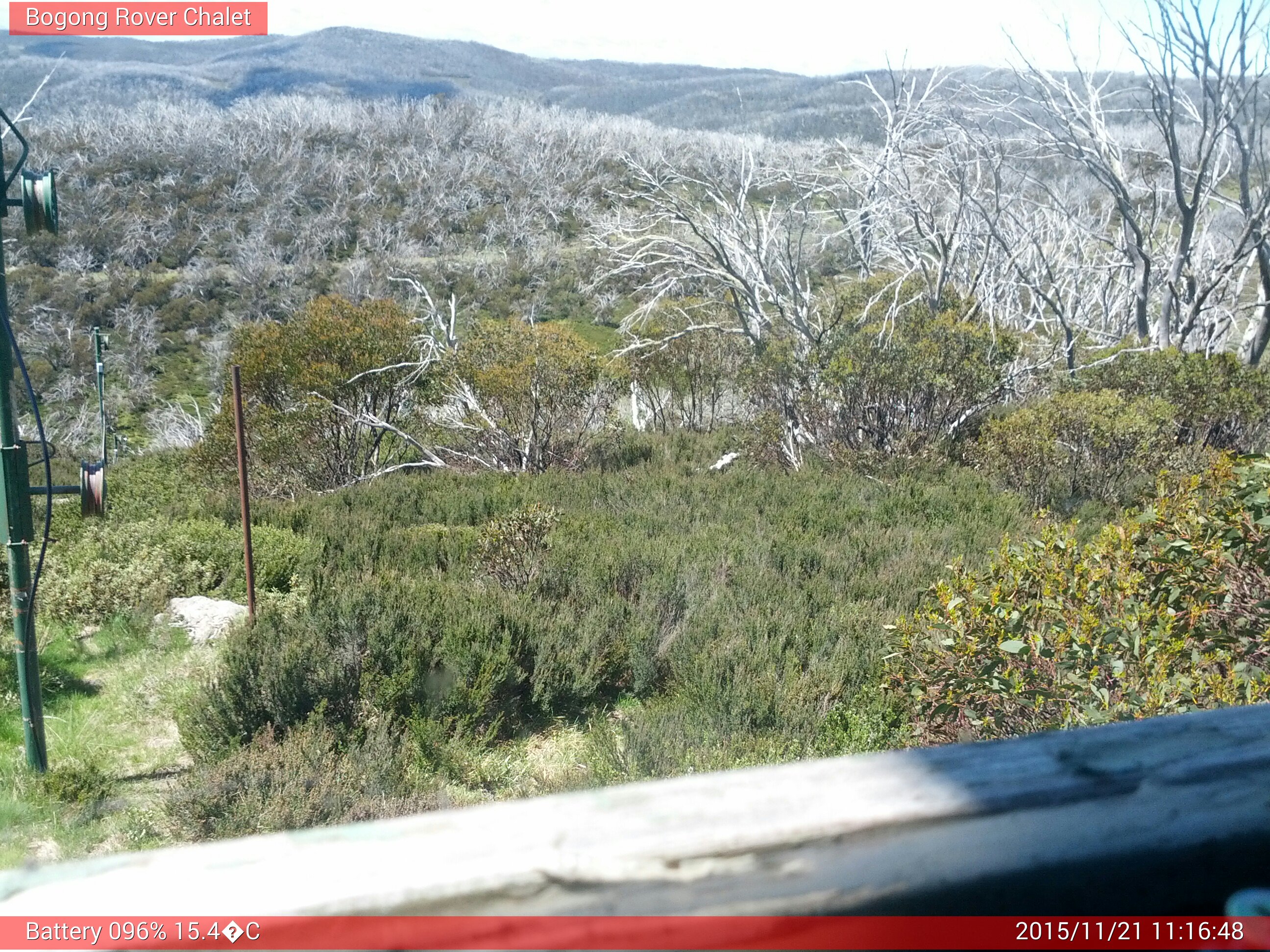 Bogong Web Cam 11:16am Saturday 21st of November 2015