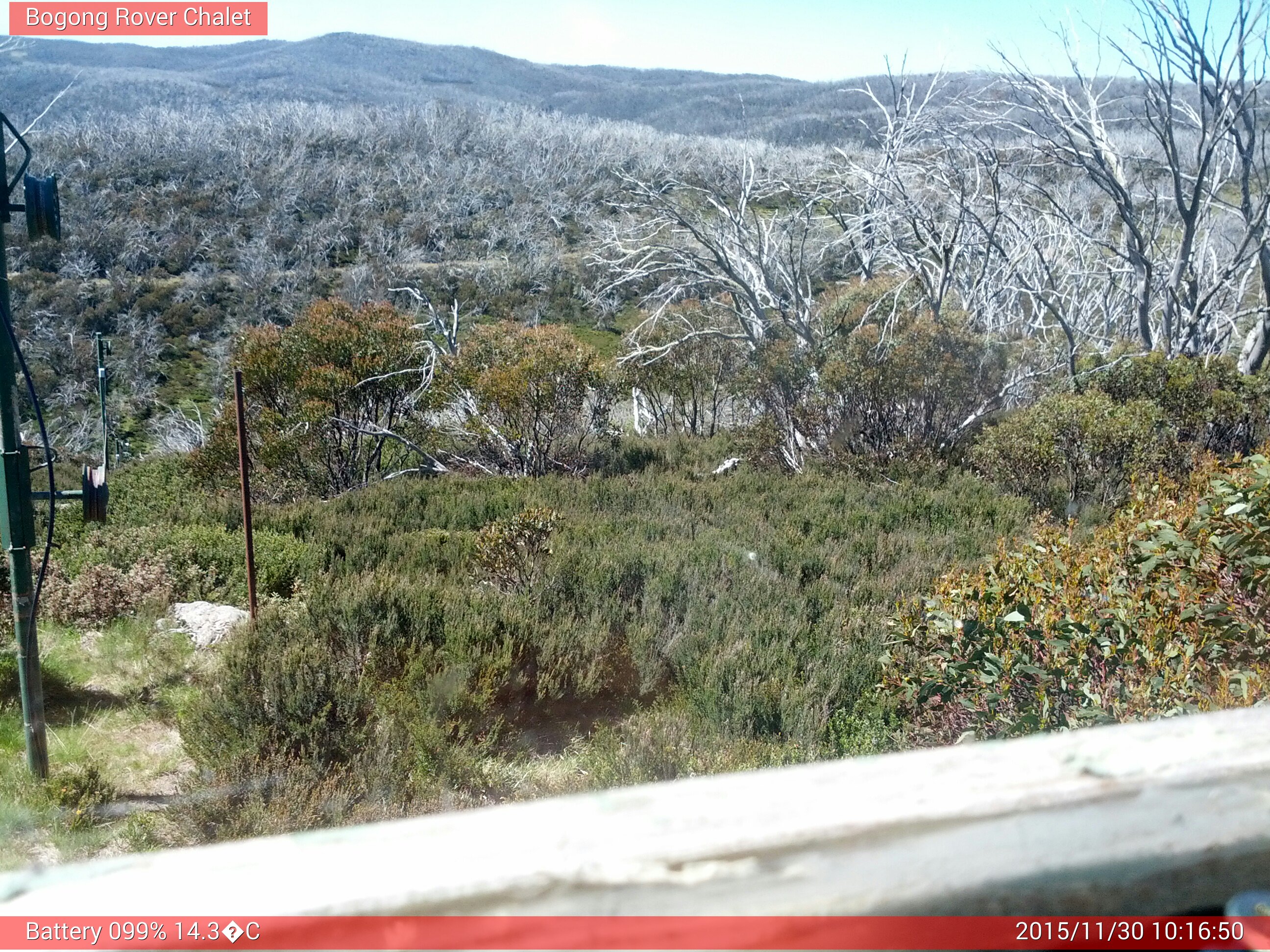 Bogong Web Cam 10:16am Monday 30th of November 2015