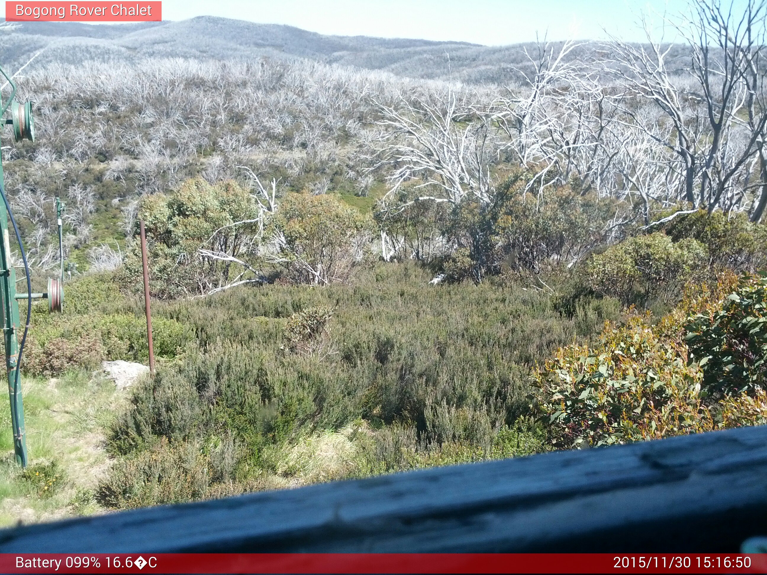 Bogong Web Cam 3:16pm Monday 30th of November 2015