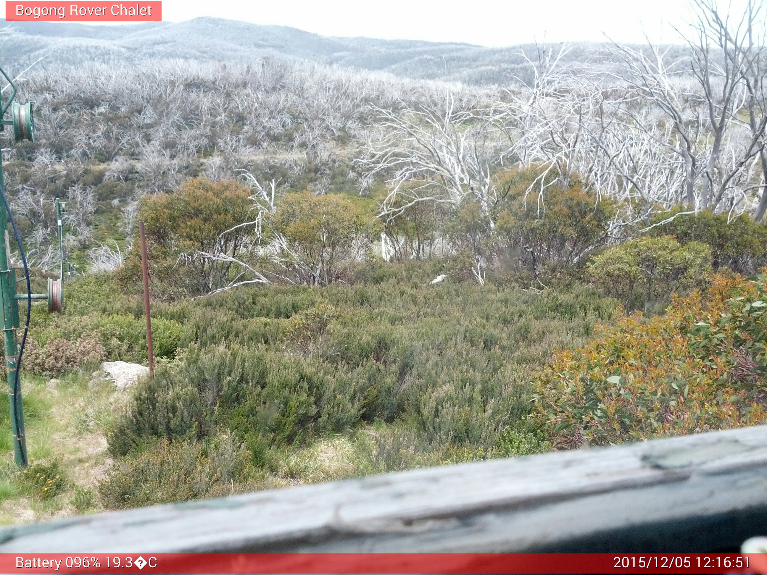 Bogong Web Cam 12:16pm Saturday 5th of December 2015