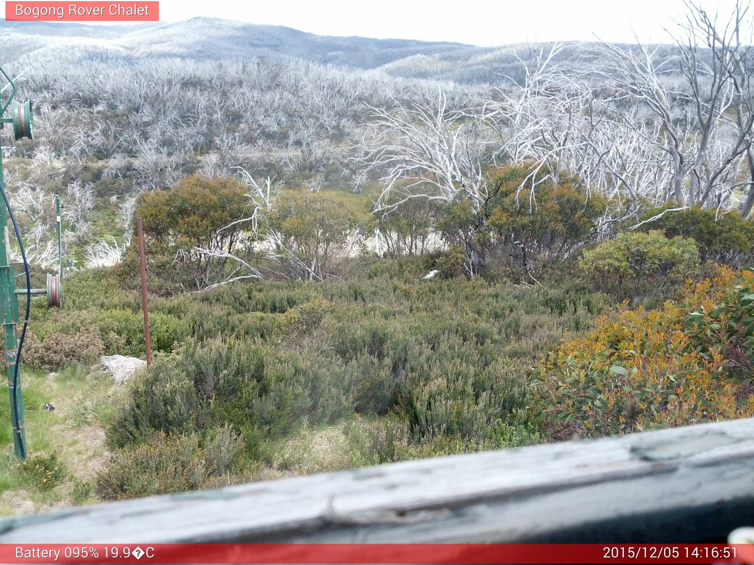 Bogong Web Cam 2:16pm Saturday 5th of December 2015