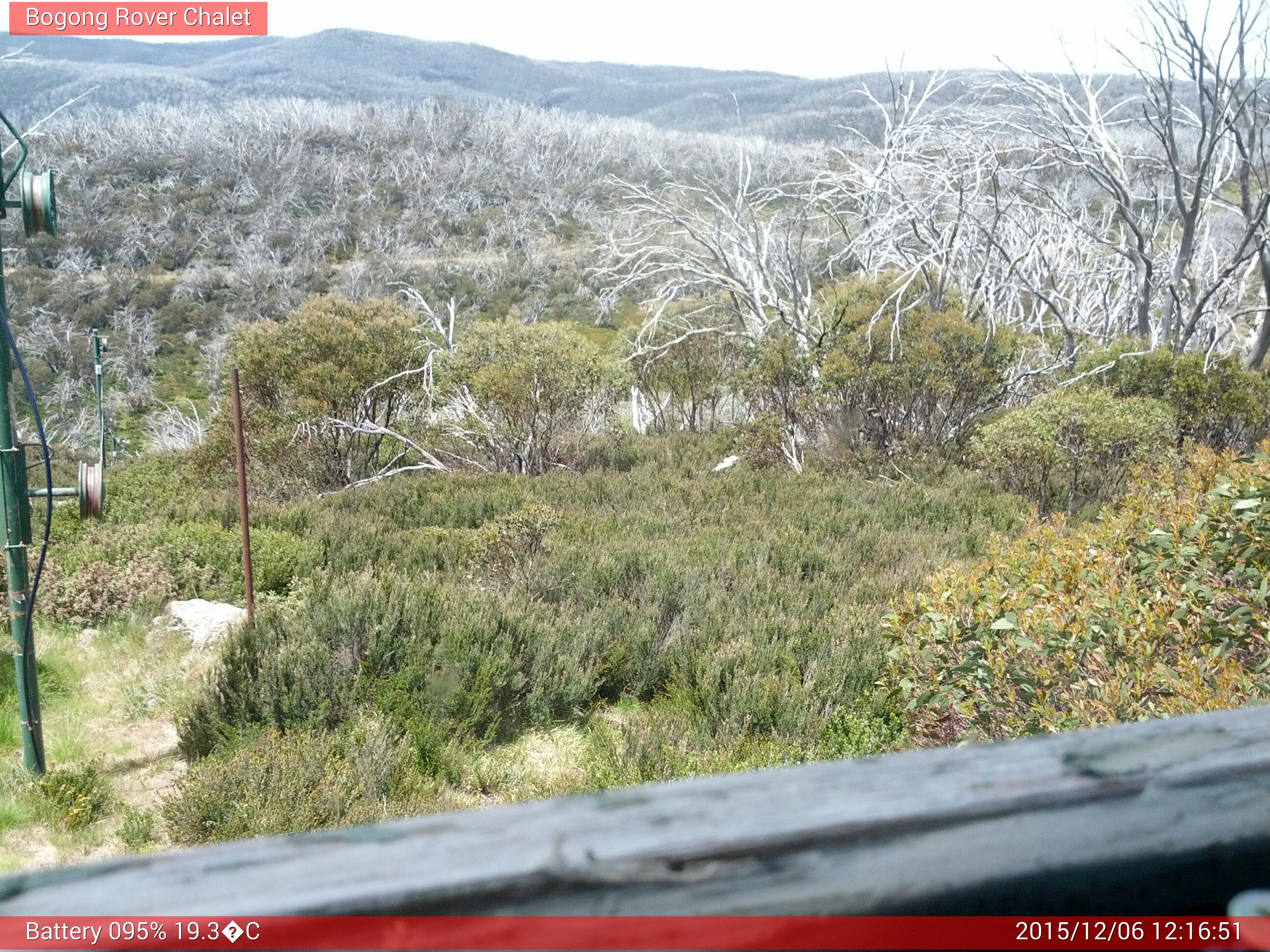 Bogong Web Cam 12:16pm Sunday 6th of December 2015