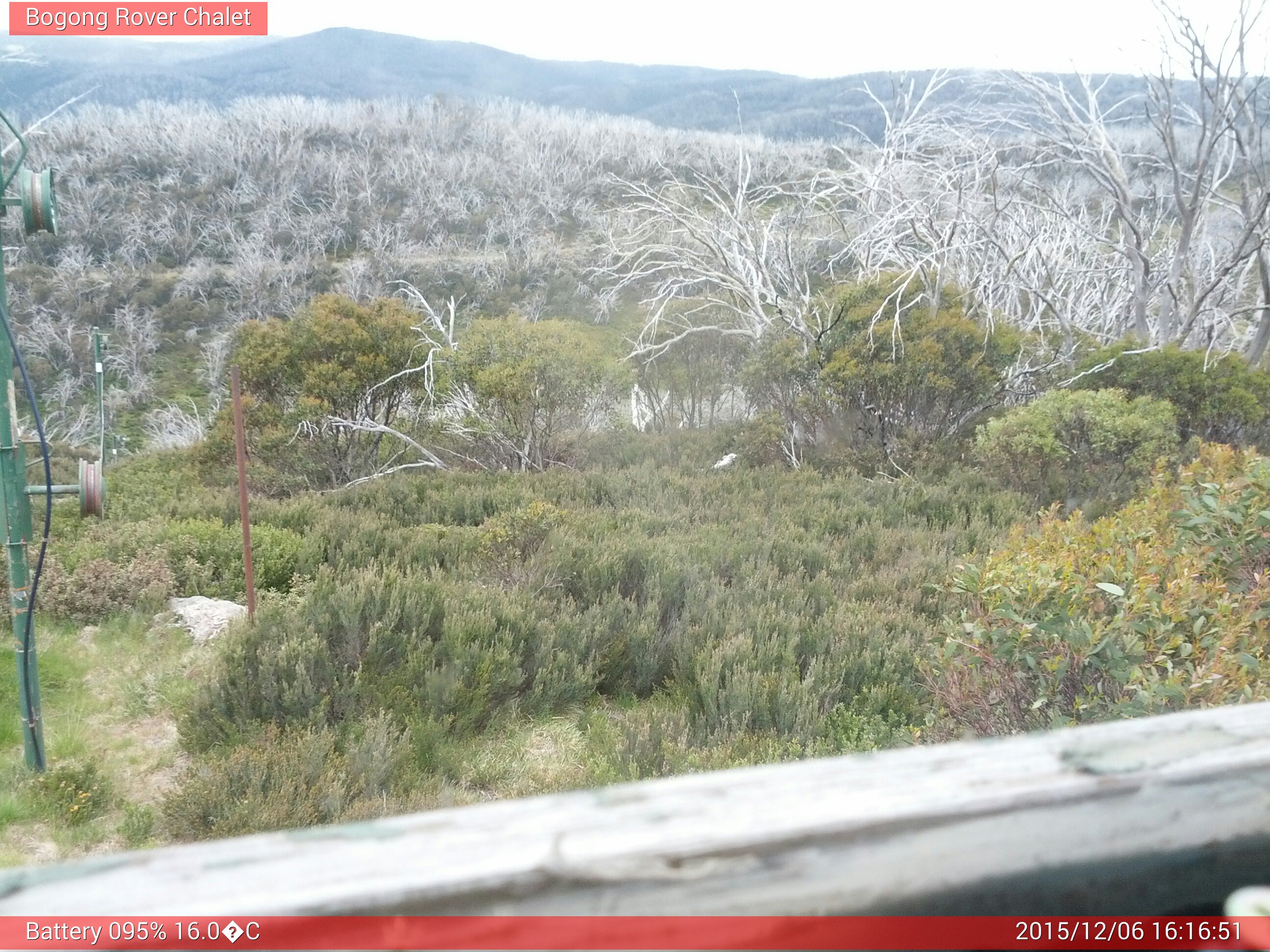 Bogong Web Cam 4:16pm Sunday 6th of December 2015