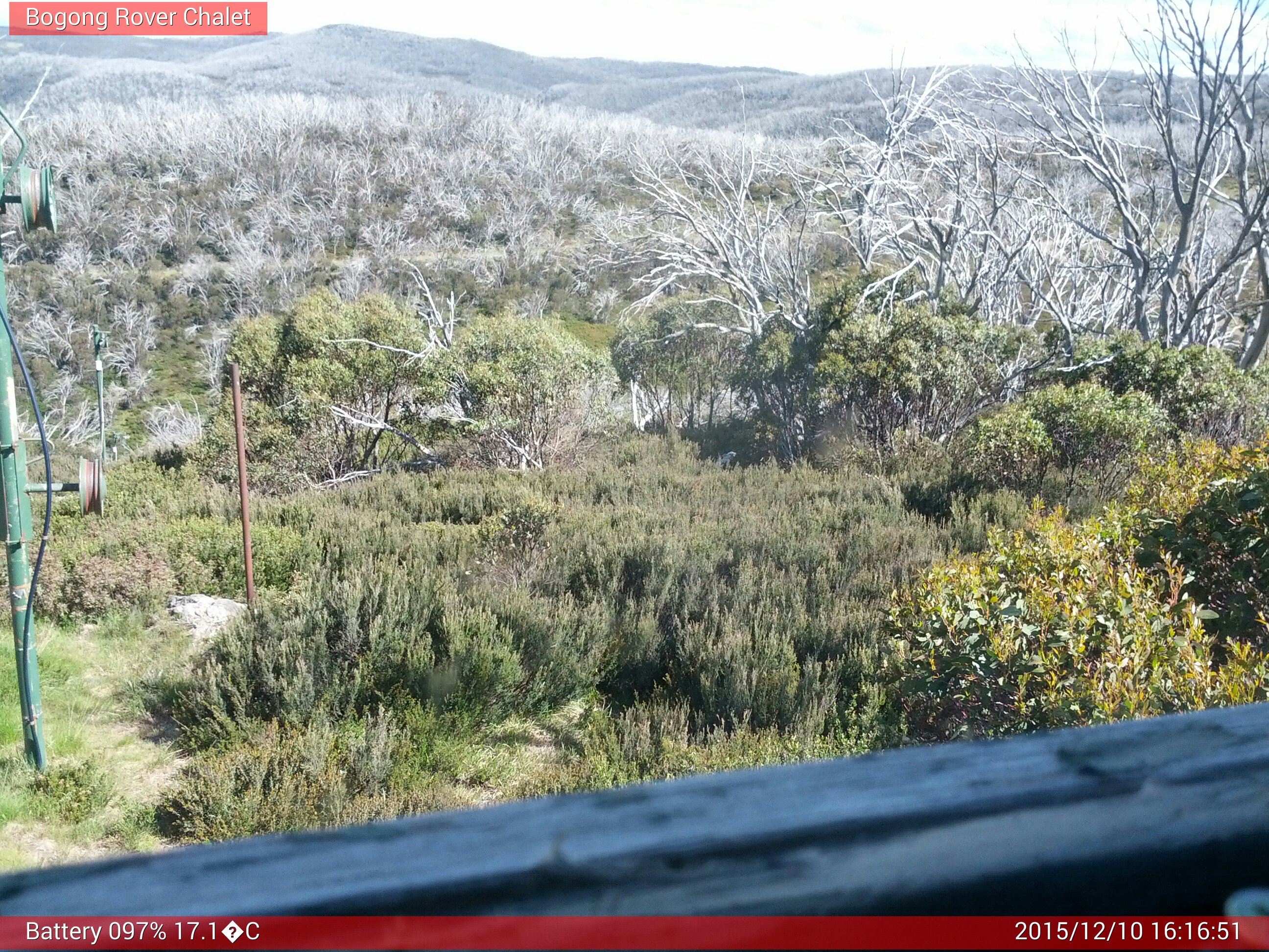 Bogong Web Cam 4:16pm Thursday 10th of December 2015