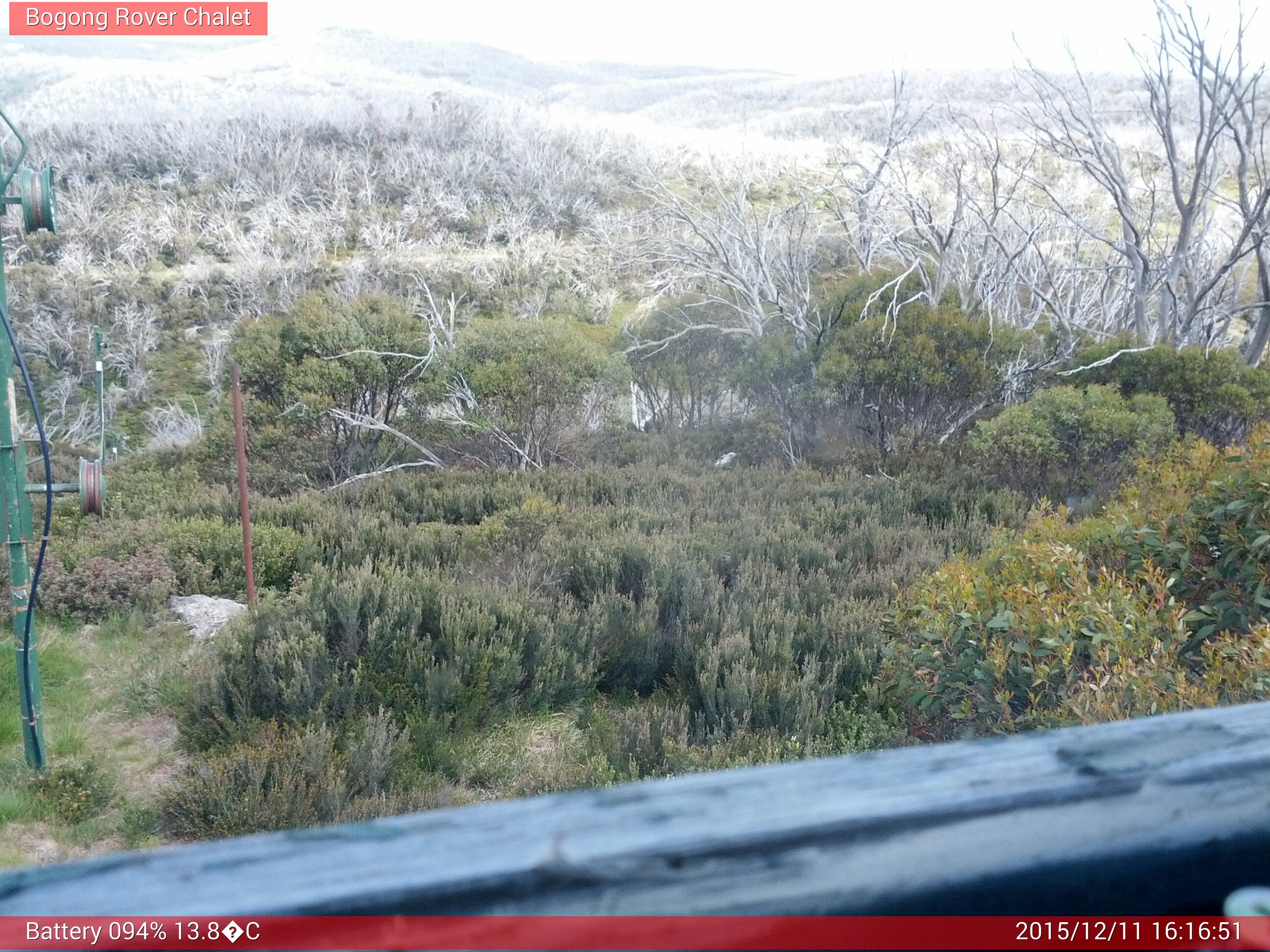 Bogong Web Cam 4:16pm Friday 11th of December 2015