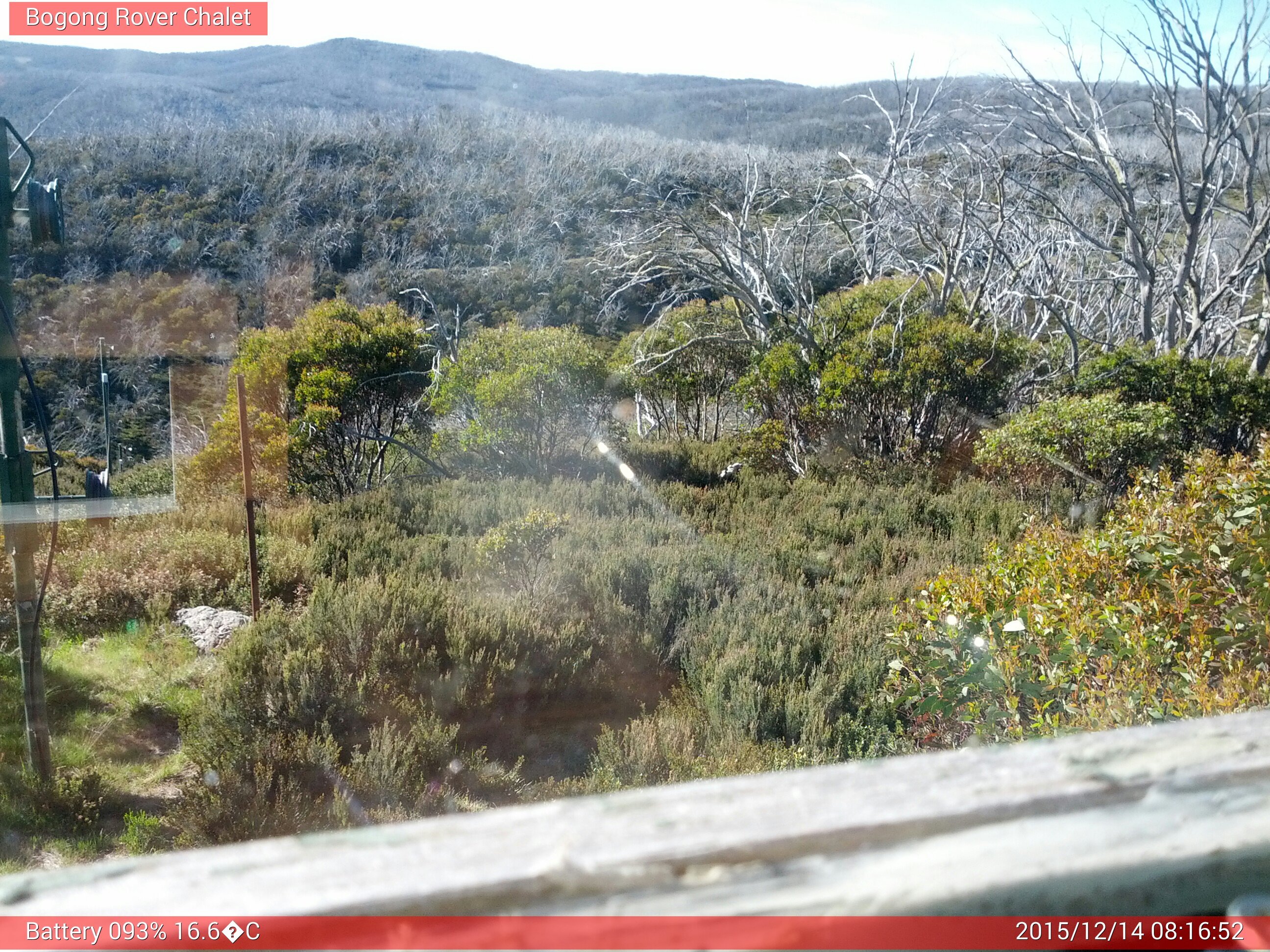 Bogong Web Cam 8:16am Monday 14th of December 2015