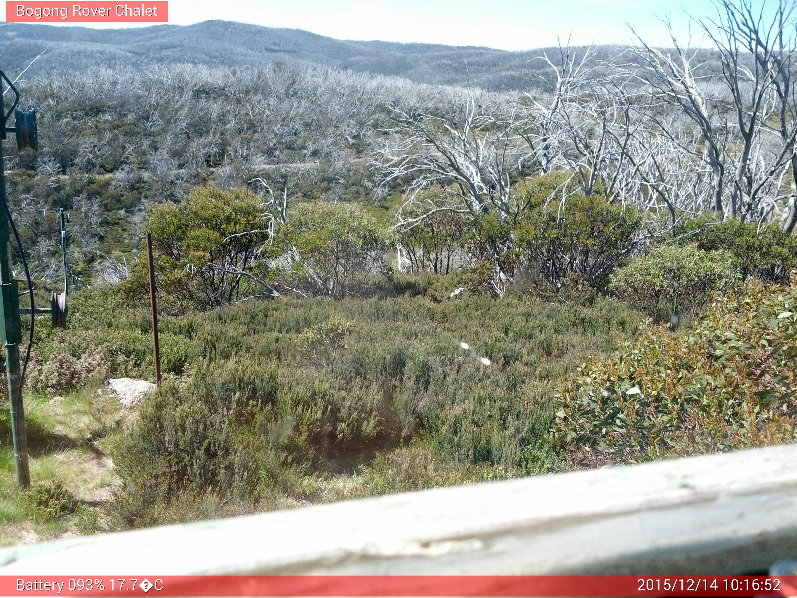 Bogong Web Cam 10:16am Monday 14th of December 2015