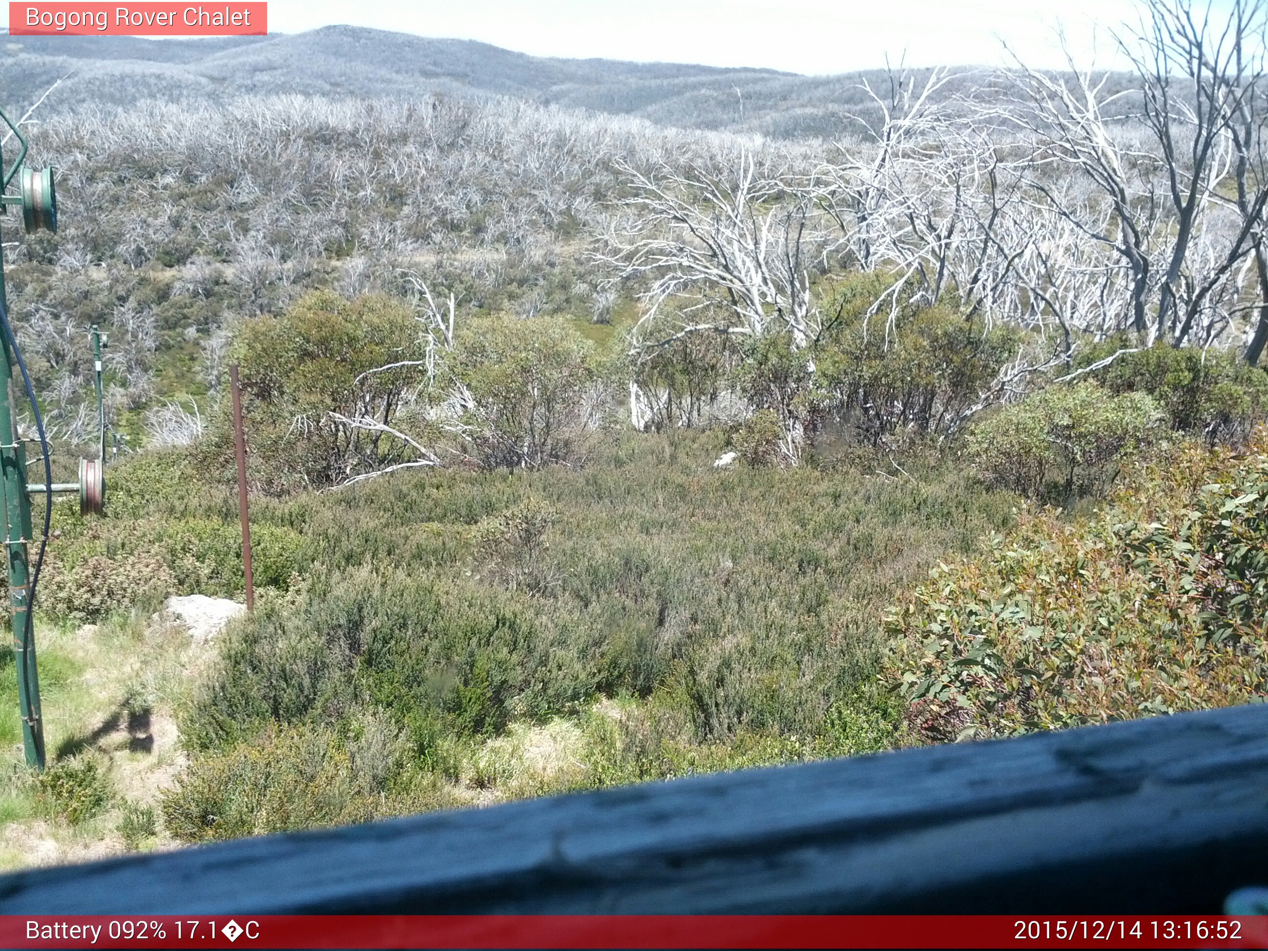 Bogong Web Cam 1:16pm Monday 14th of December 2015